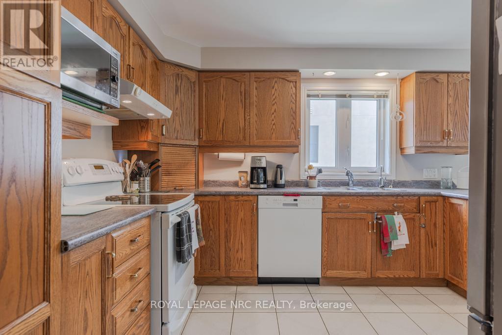 18 Harmony Drive, Niagara-On-The-Lake, Ontario  L0S 1J0 - Photo 12 - X13102602