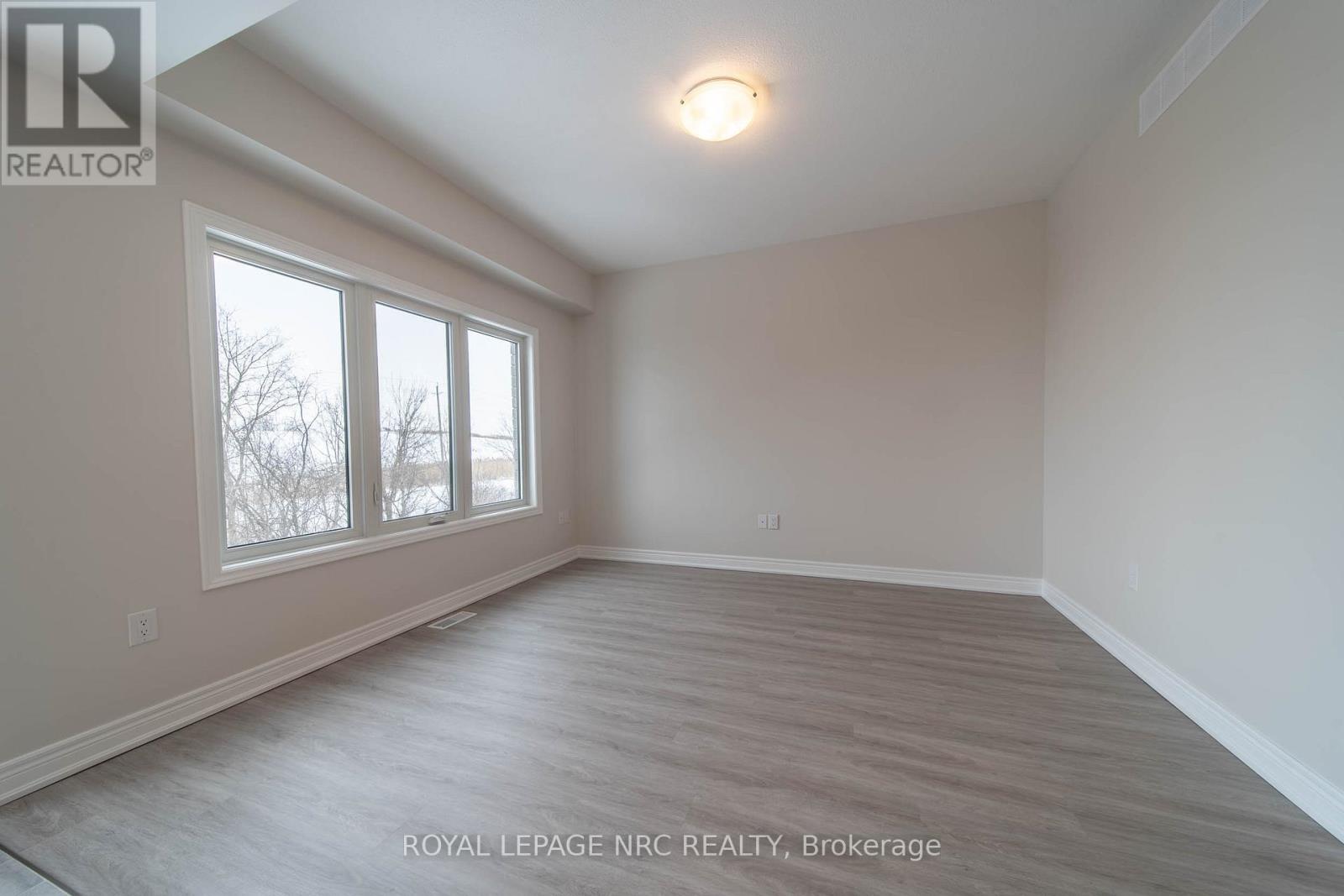 52 Willson Drive, Thorold (Hurricane/merrittville), Ontario  L2V 0G7 - Photo 4 - X13102828