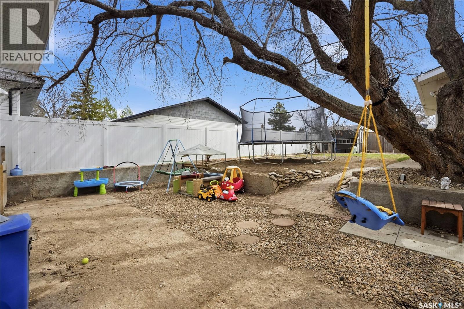 737 Vaughan Street, Moose Jaw, Saskatchewan  S6H 5N4 - Photo 41 - SK035033