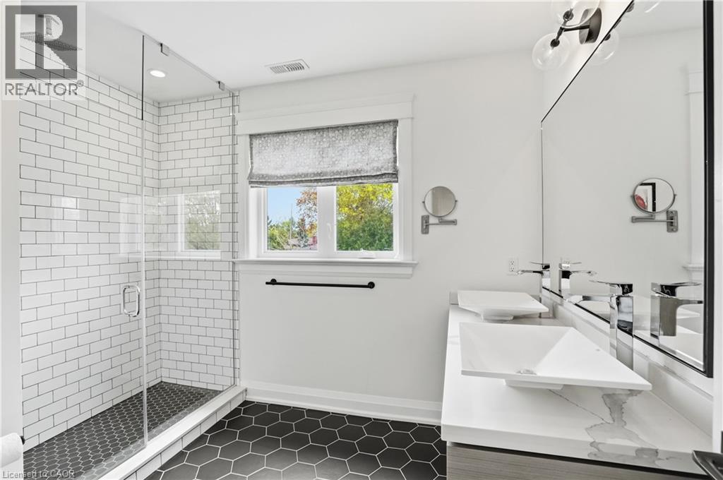 735 George Street, Burlington, Ontario  L7R 2V8 - Photo 16 - 40824726