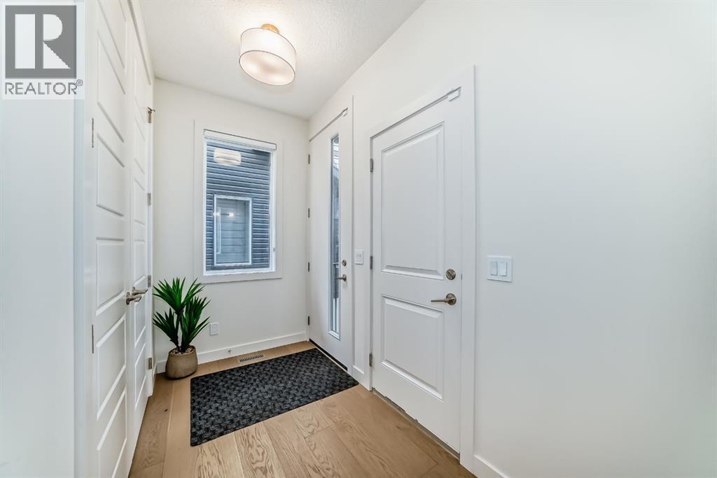 35 Waterford Manor, Chestermere, Alberta  T1X 2T9 - Photo 4 - A2307951