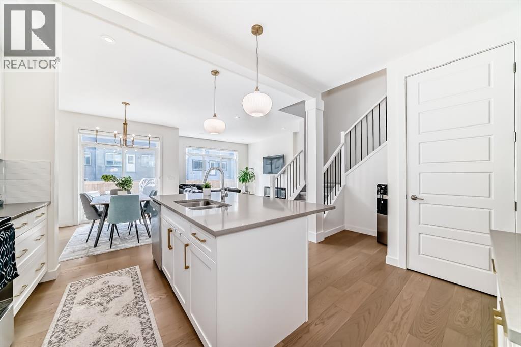 35 Waterford Manor, Chestermere, Alberta  T1X 2T9 - Photo 9 - A2307951
