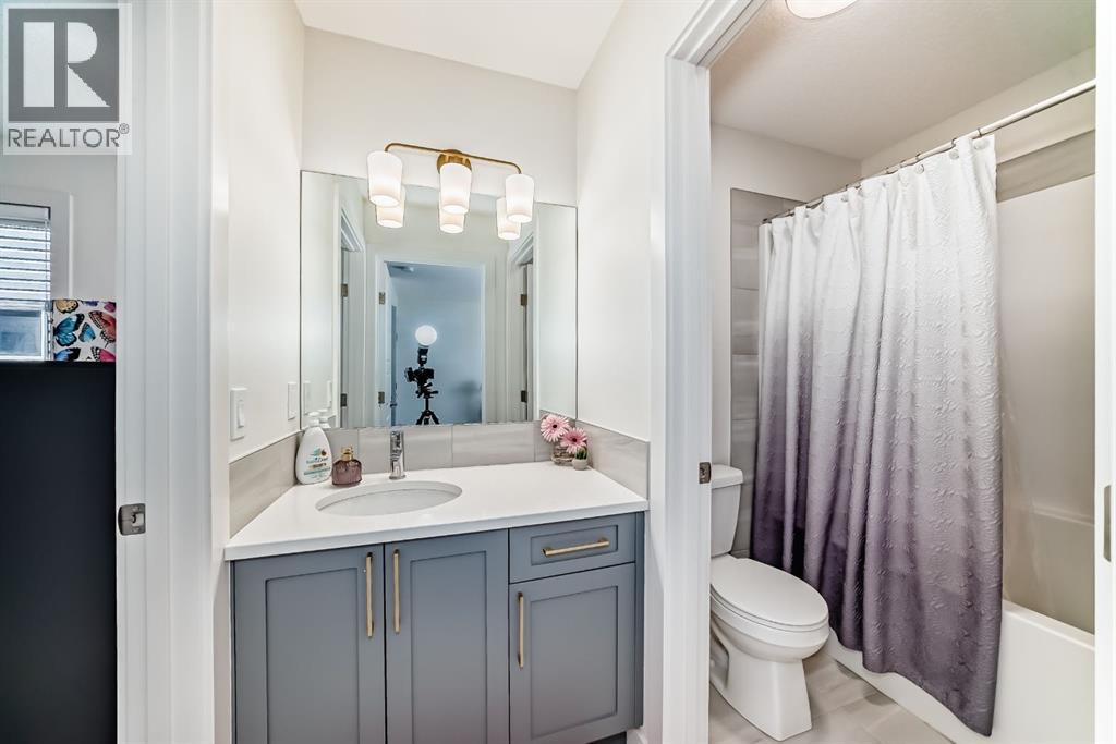 35 Waterford Manor, Chestermere, Alberta  T1X 2T9 - Photo 35 - A2307951