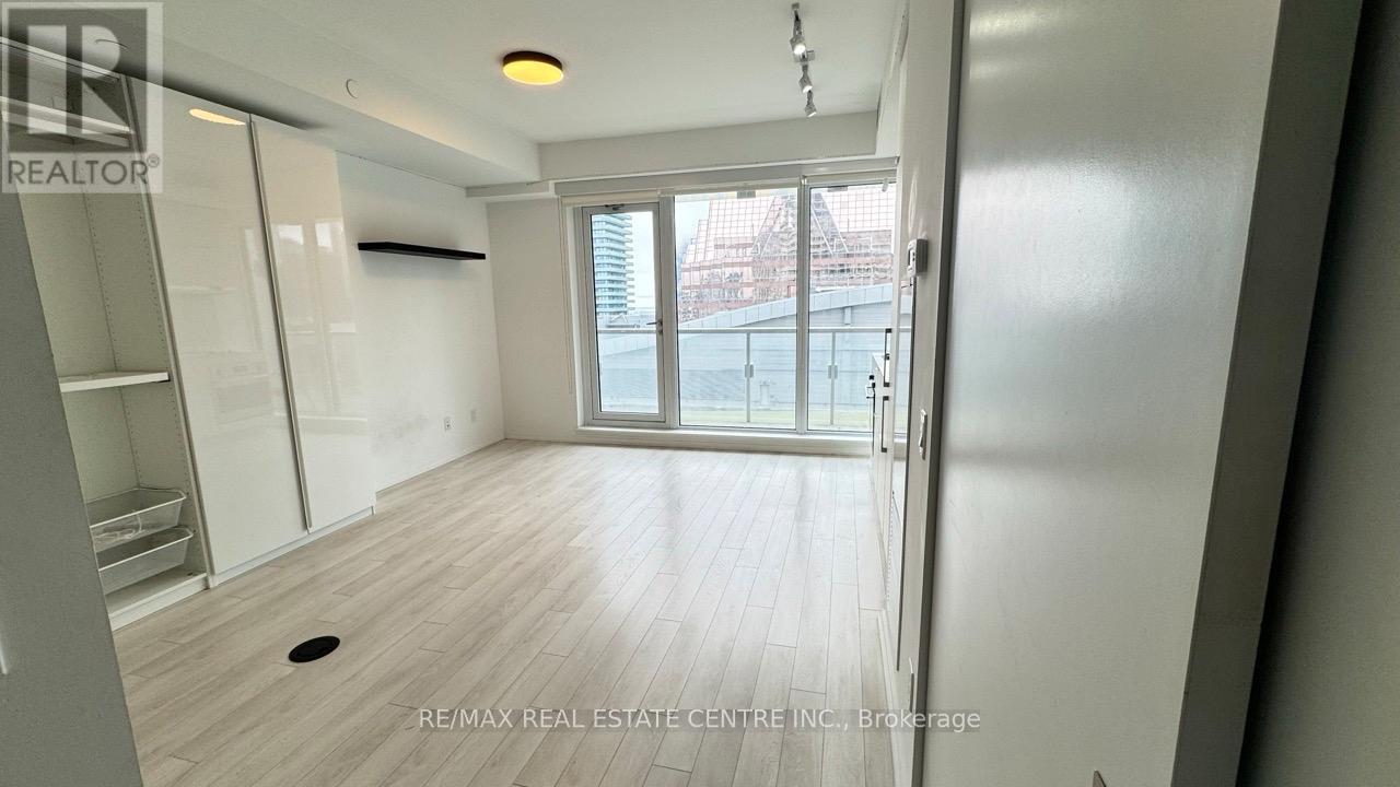 2608 - 197 Yonge Street, Toronto, Ontario  M5B 1M4 - Photo 2 - C13102478