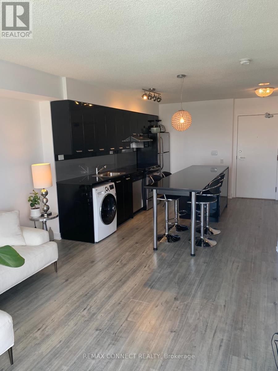 1812 - 19 Singer Court, Toronto, Ontario  M2K 0B2 - Photo 3 - C13102558