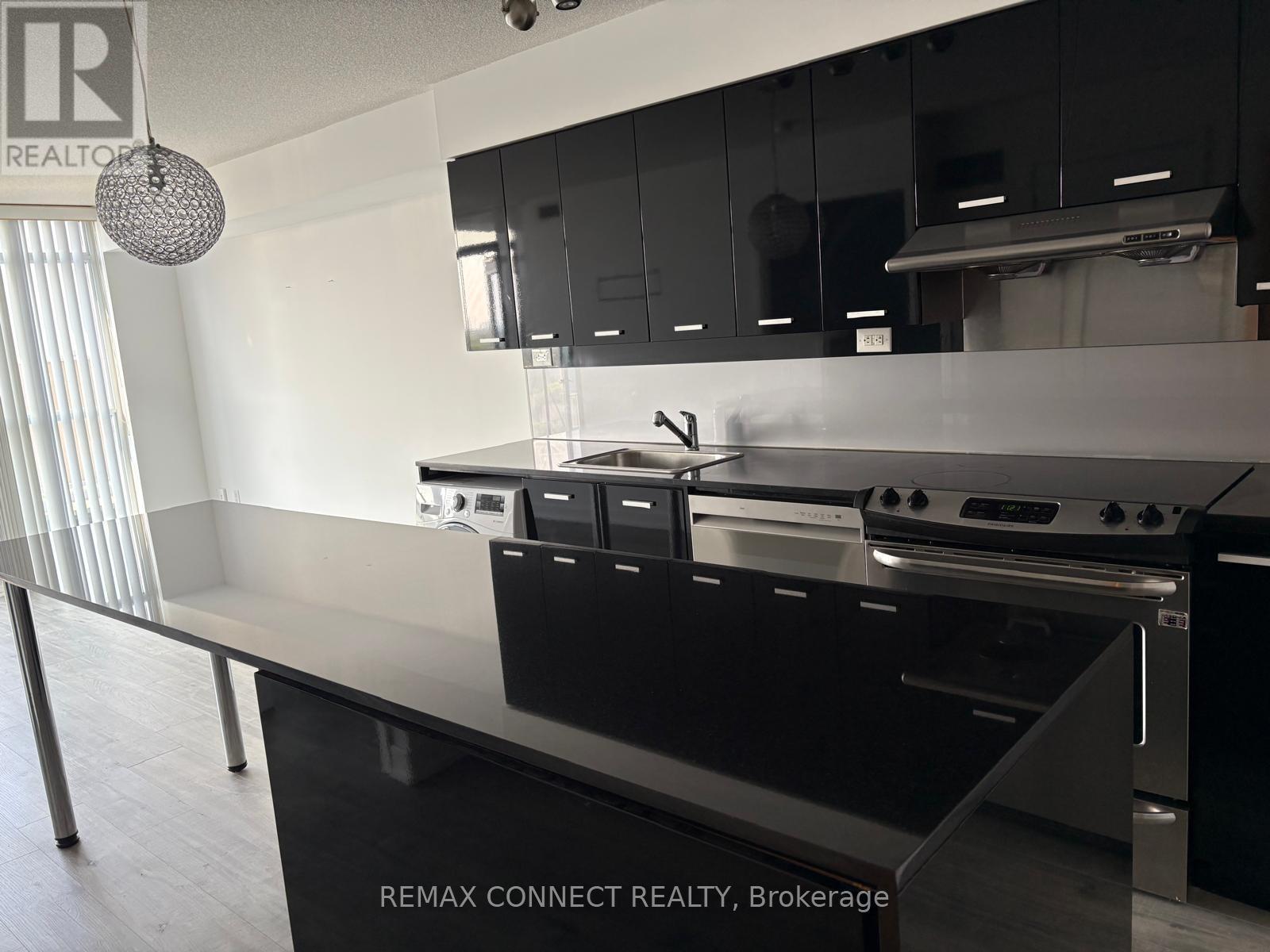 1812 - 19 Singer Court, Toronto, Ontario  M2K 0B2 - Photo 5 - C13102558