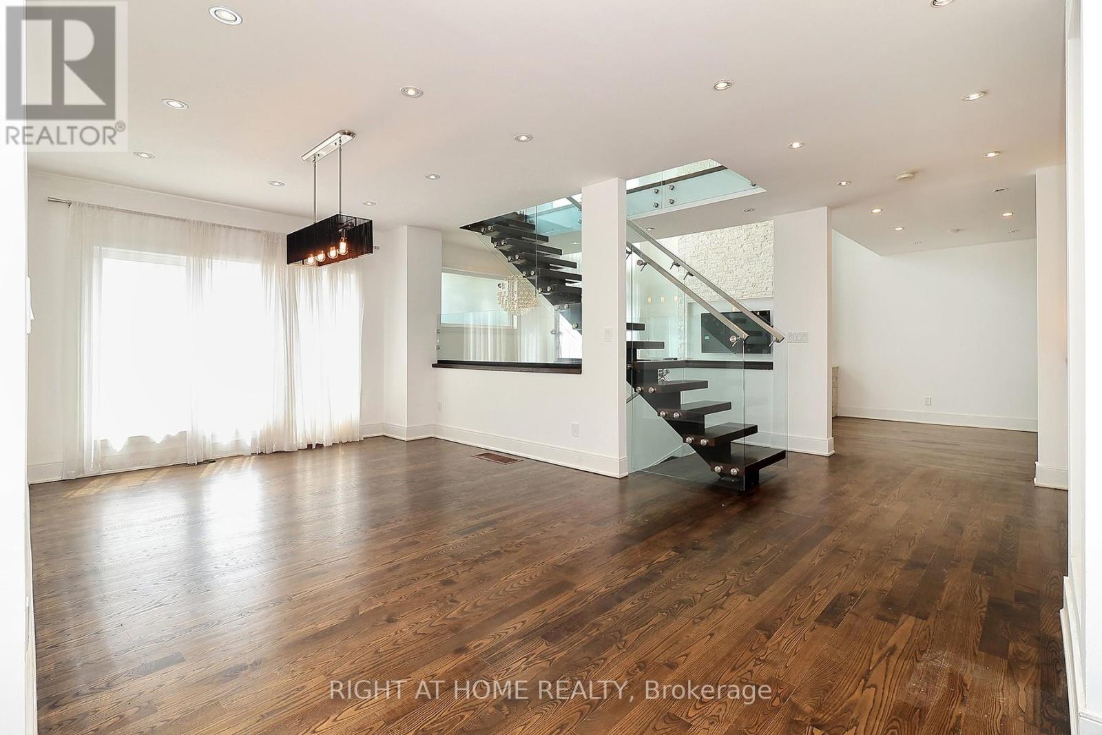 2 Chalet Road, Toronto, Ontario  M2J 3V4 - Photo 3 - C13102644