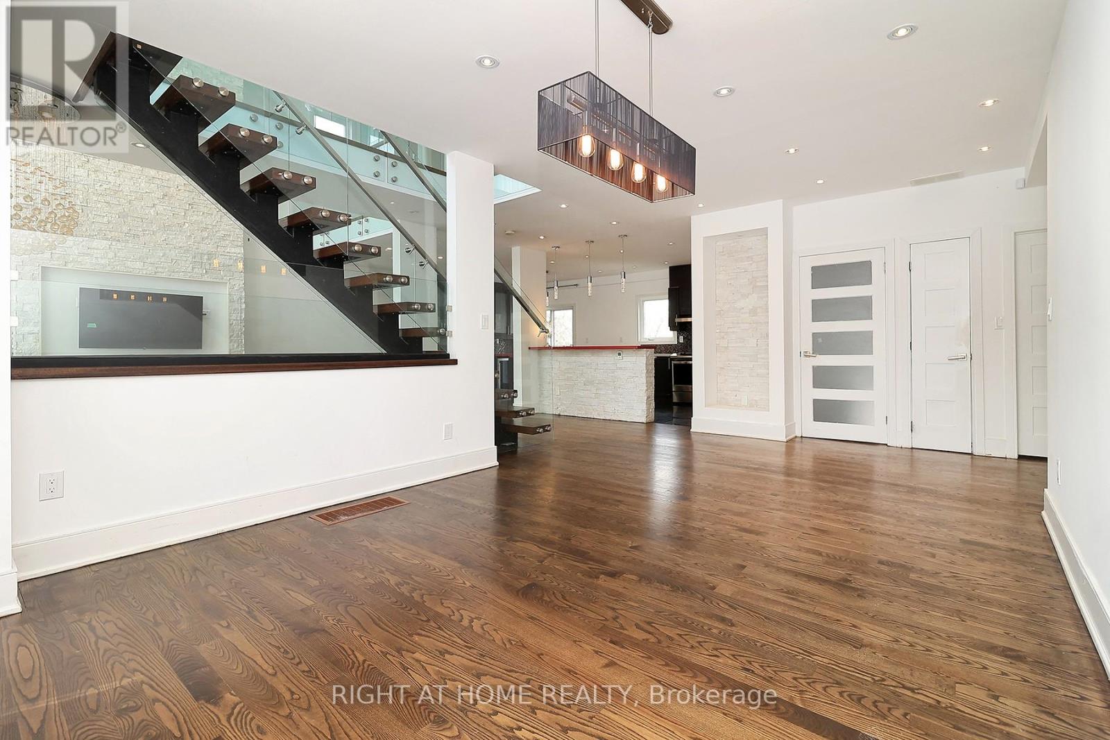 2 Chalet Road, Toronto, Ontario  M2J 3V4 - Photo 4 - C13102644