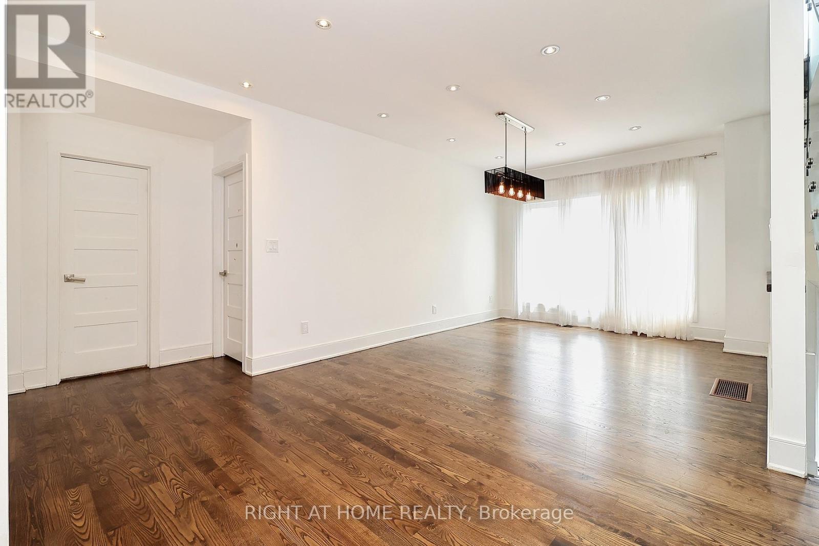 2 Chalet Road, Toronto, Ontario  M2J 3V4 - Photo 5 - C13102644