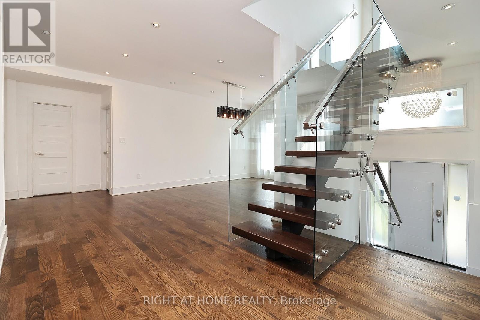 2 Chalet Road, Toronto, Ontario  M2J 3V4 - Photo 6 - C13102644