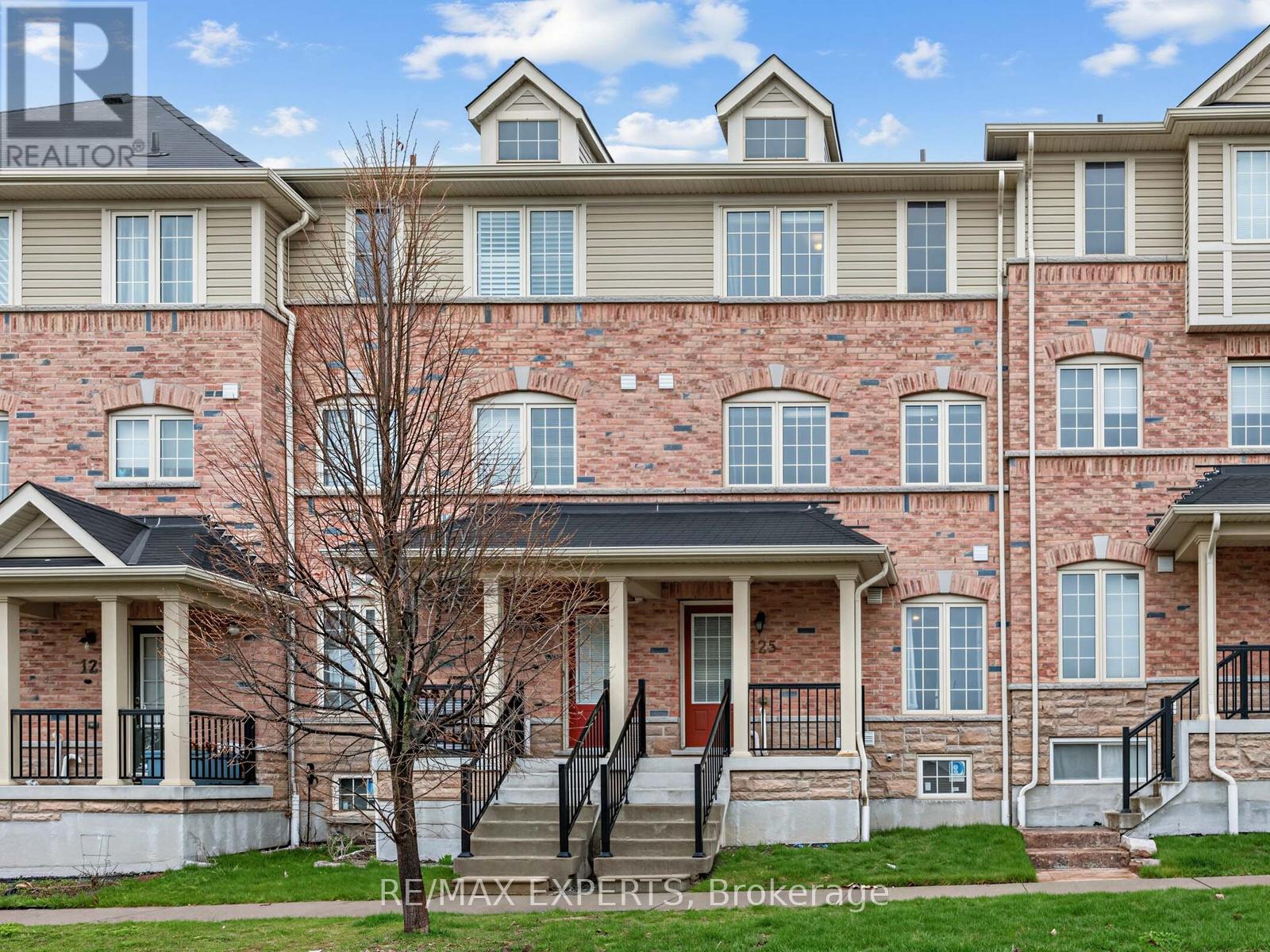 125 DEVINERIDGE AVENUE, Ajax, Ontario
