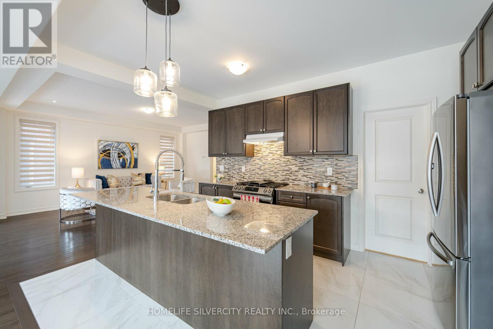 24 Dumaine Street, Whitby, Ontario  L1P 0G8 - Photo 18 - E13102648