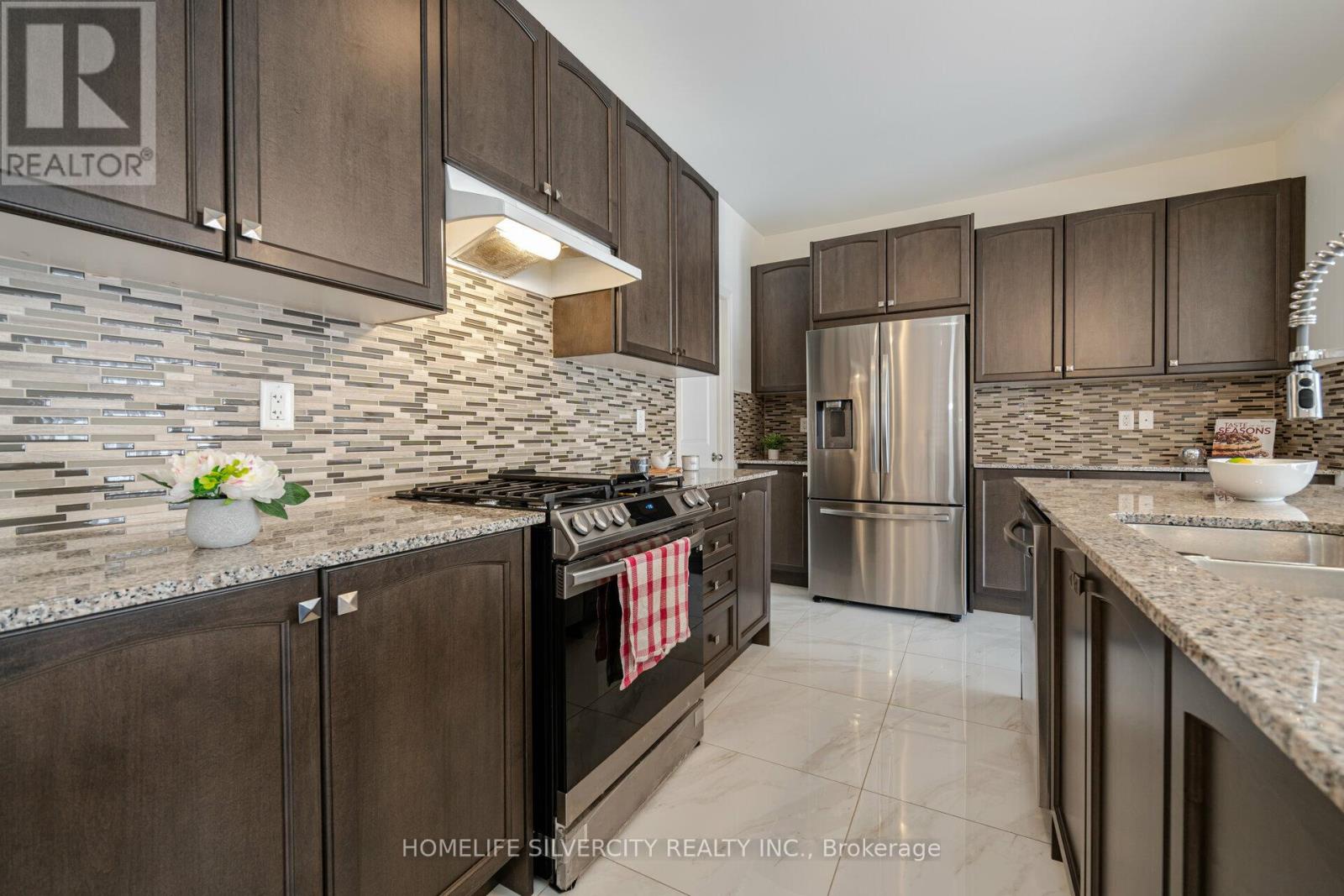 24 Dumaine Street, Whitby, Ontario  L1P 0G8 - Photo 21 - E13102648