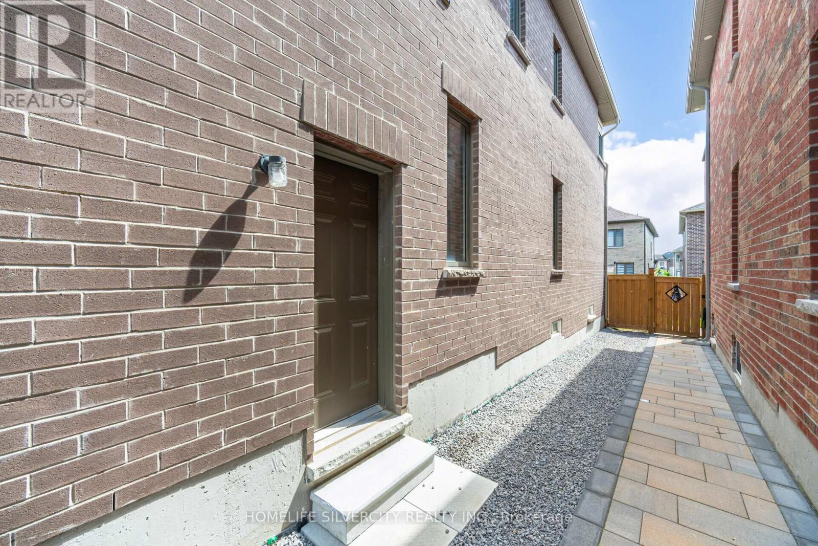 24 Dumaine Street, Whitby, Ontario  L1P 0G8 - Photo 45 - E13102648
