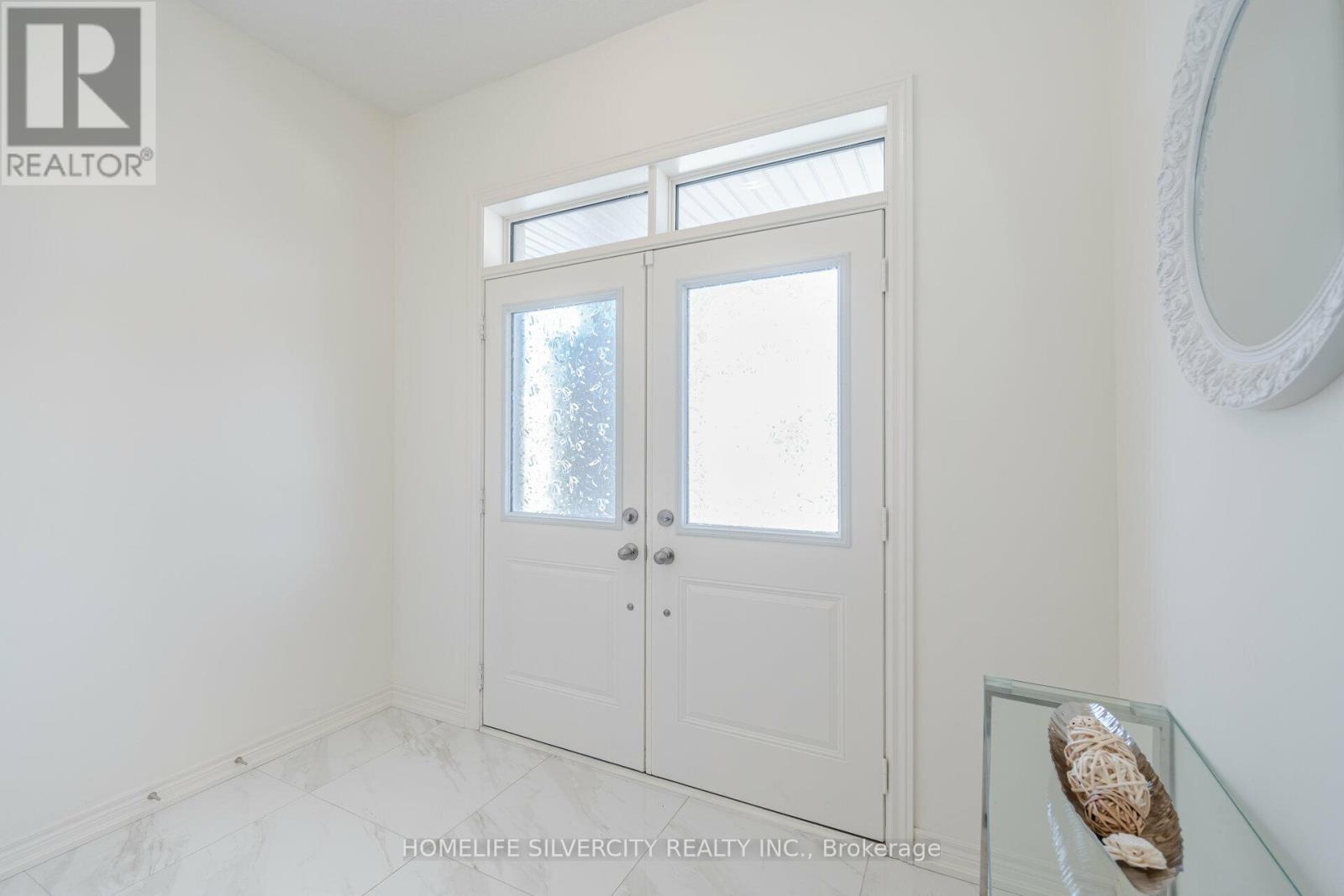 24 Dumaine Street, Whitby, Ontario  L1P 0G8 - Photo 5 - E13102648
