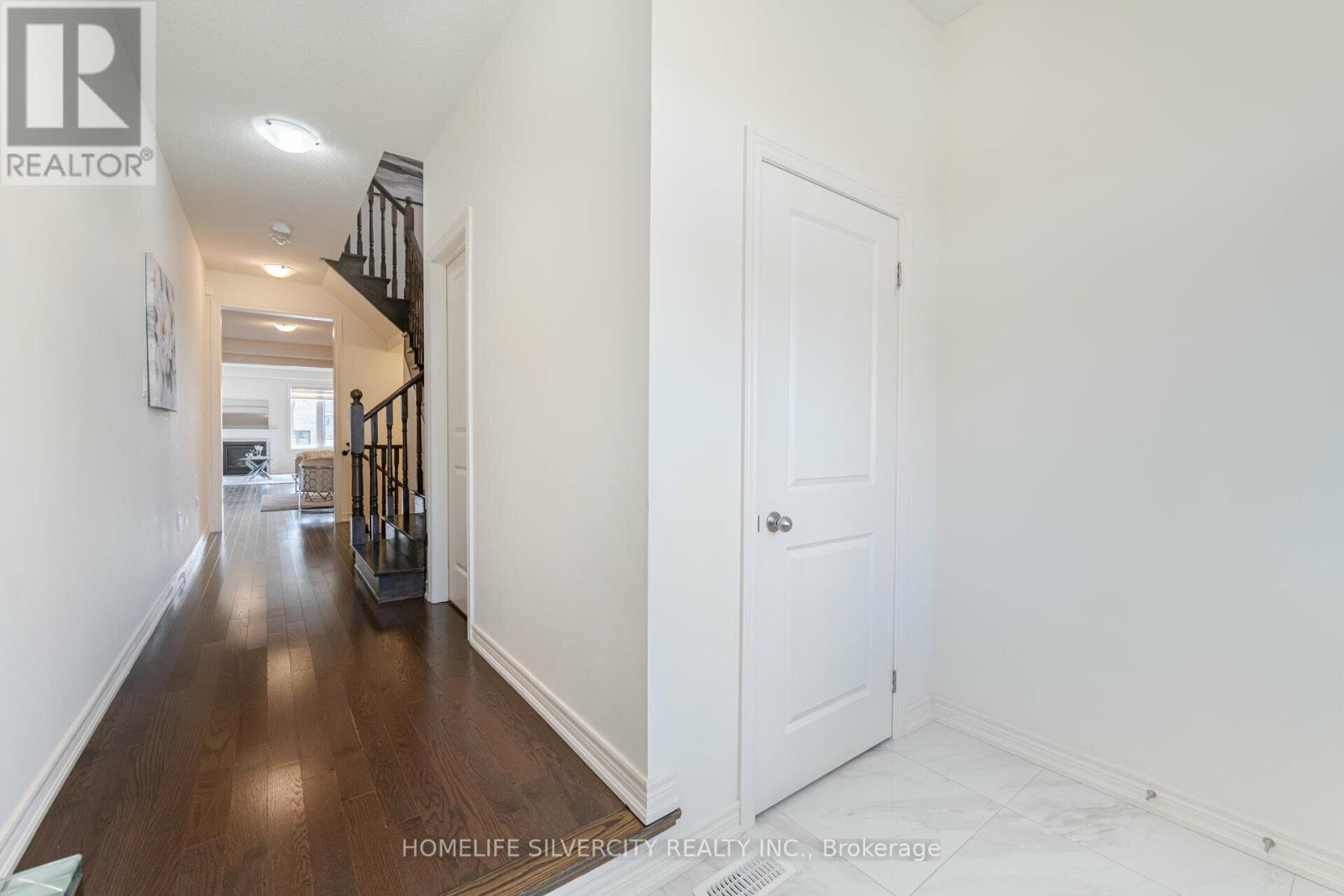 24 Dumaine Street, Whitby, Ontario  L1P 0G8 - Photo 6 - E13102648