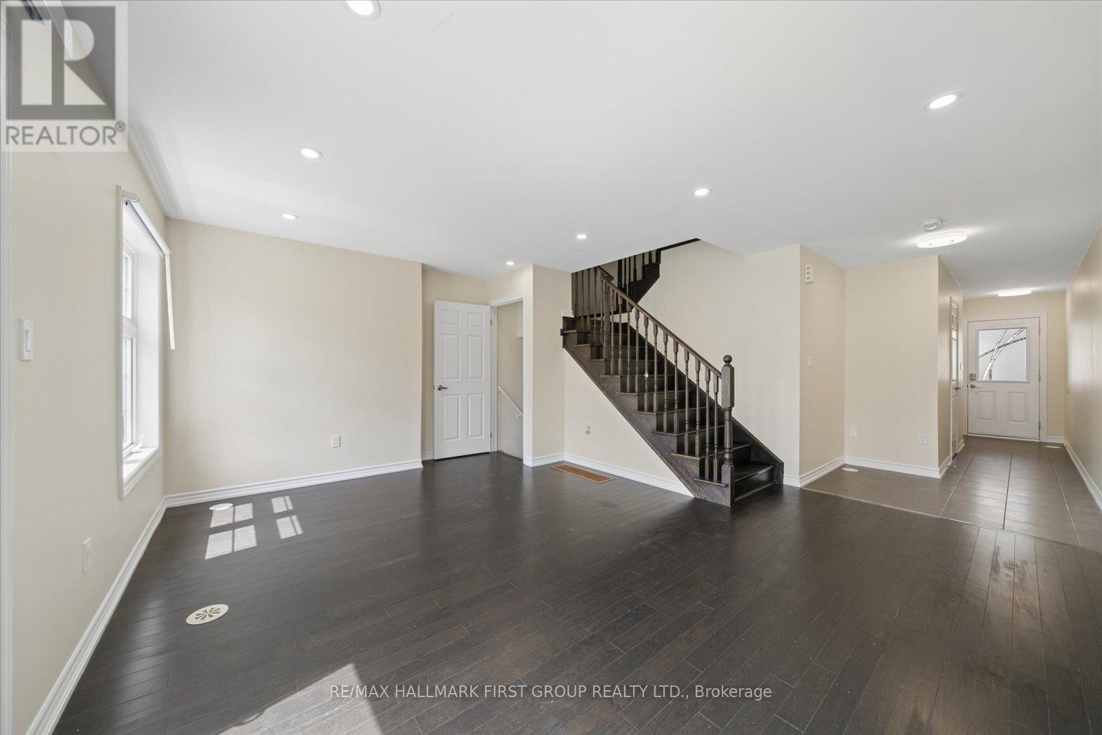3 Westbury Way, Whitby, Ontario  L1M 0L9 - Photo 3 - E13102716