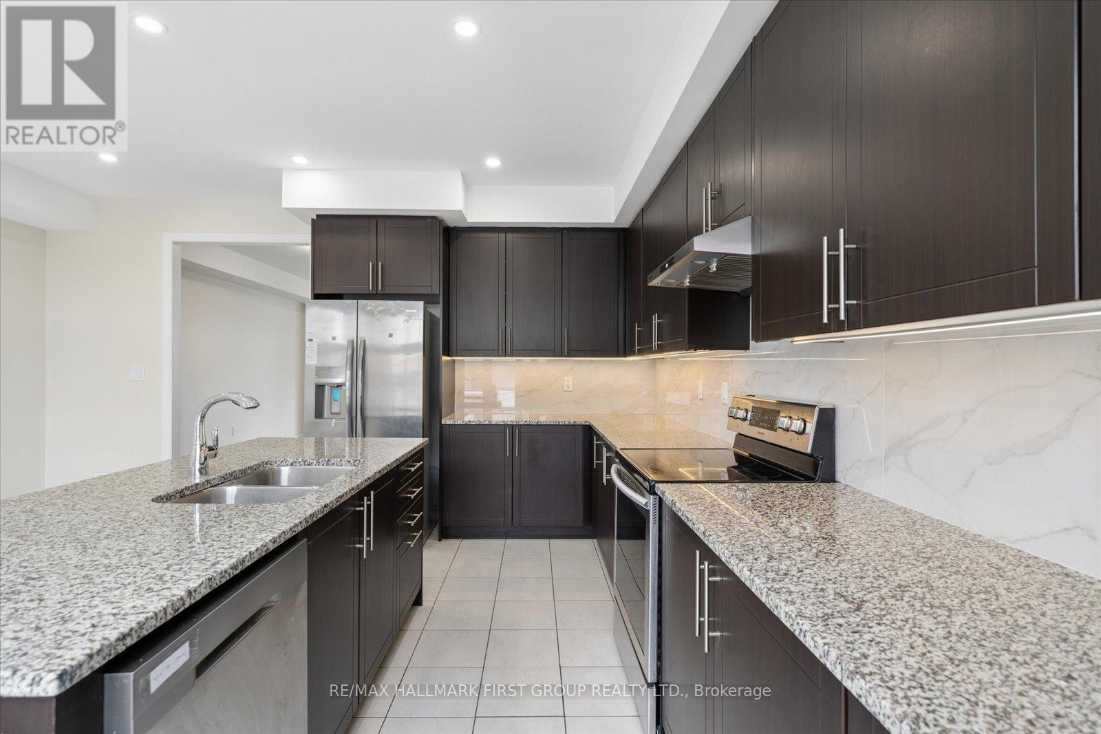 3 Westbury Way, Whitby, Ontario  L1M 0L9 - Photo 7 - E13102716