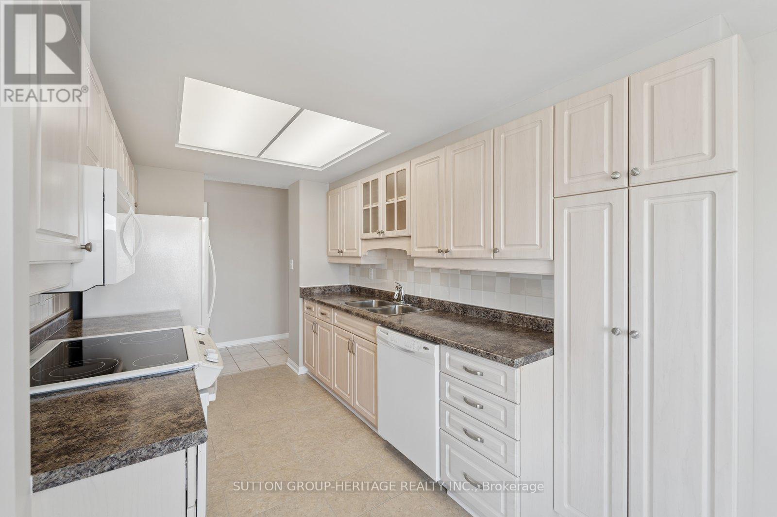 1109 - 712 Rossland Road E, Whitby, Ontario  L1N 9E8 - Photo 13 - E13102780