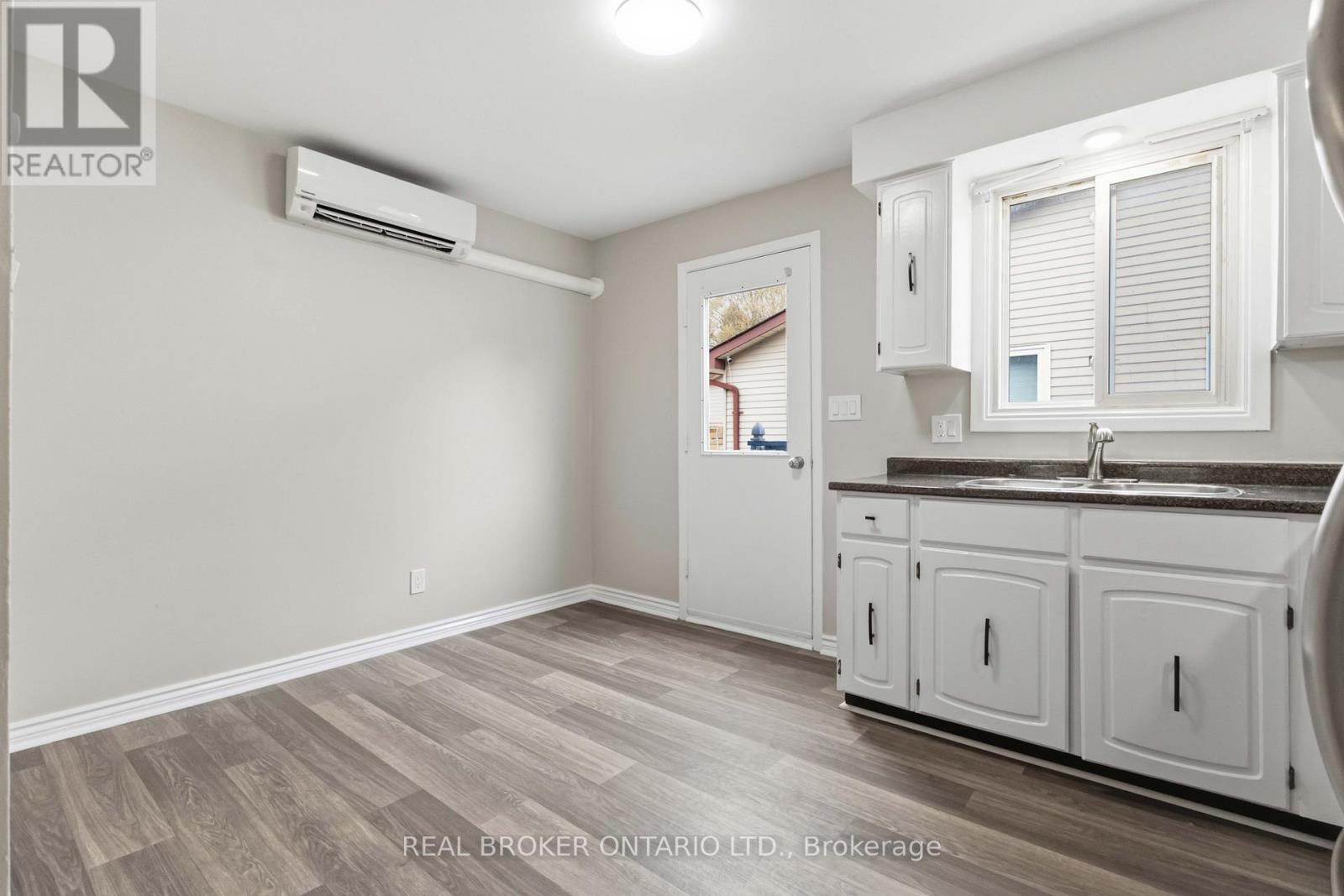 Main - 1306 Valley Drive, Oshawa, Ontario  L1J 7J7 - Photo 5 - E13102804