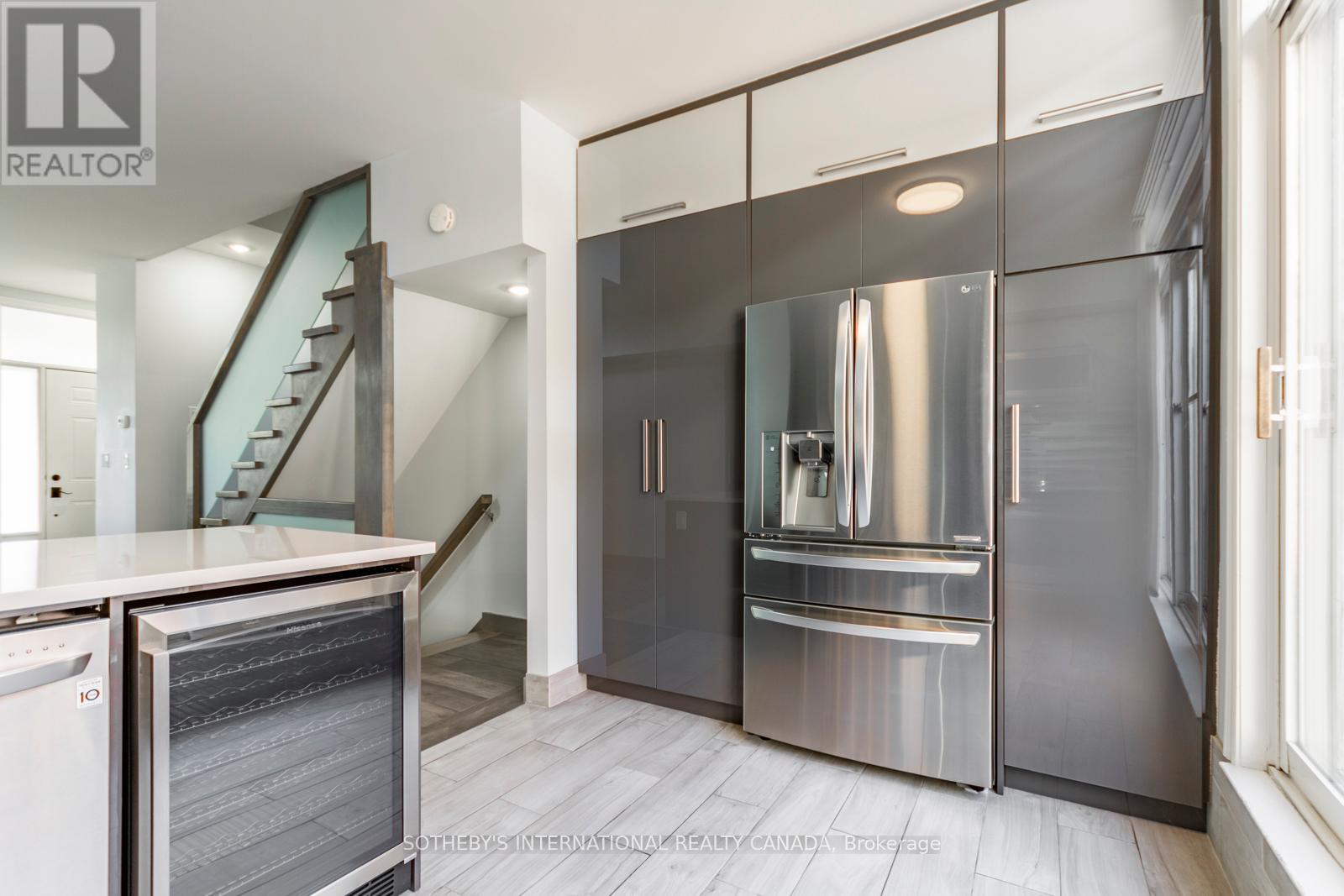30 Michael Power Place, Toronto, Ontario  M9A 5G9 - Photo 18 - W12701306