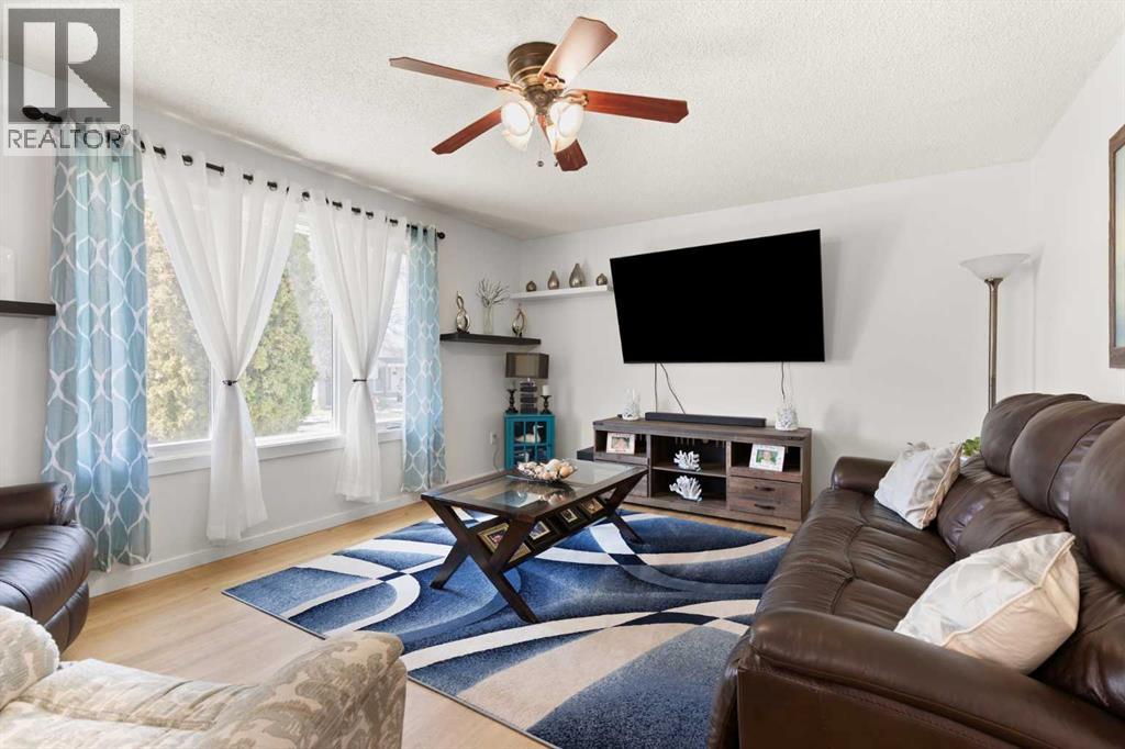 34 Campbell Crescent Se, Medicine Hat, Alberta  T1B 1J8 - Photo 4 - A2308601