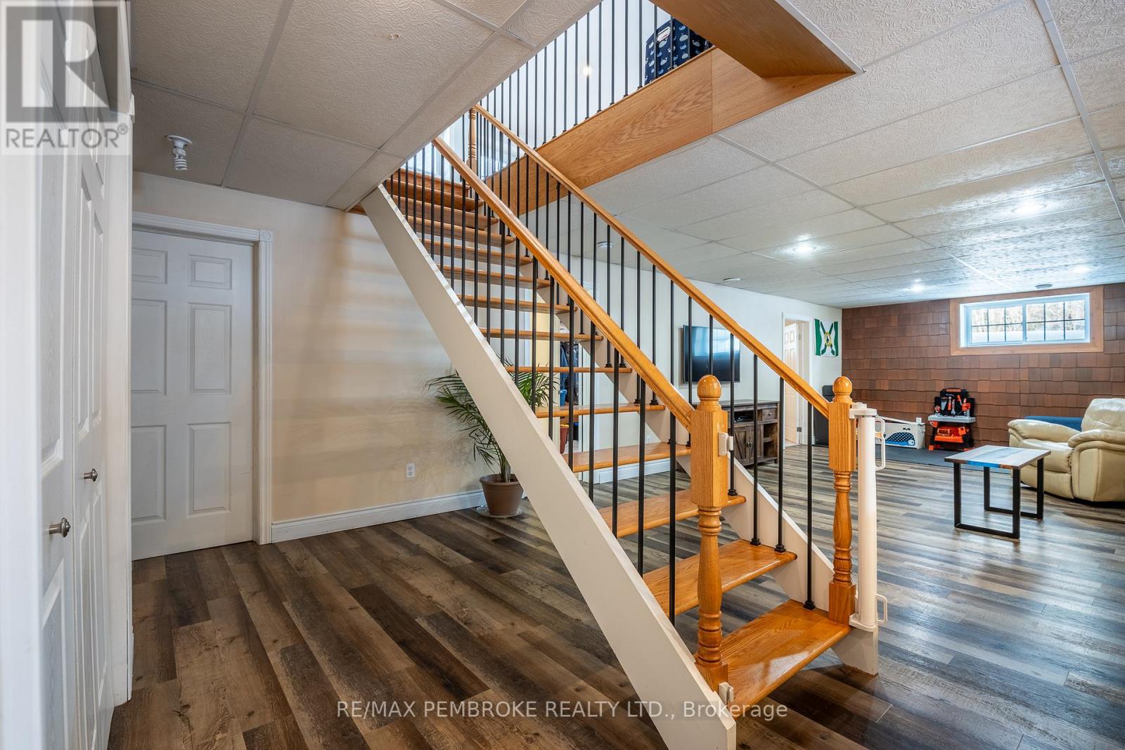 226 Eichstaedt Road, Petawawa, Ontario  K8H 2W8 - Photo 38 - X12940990