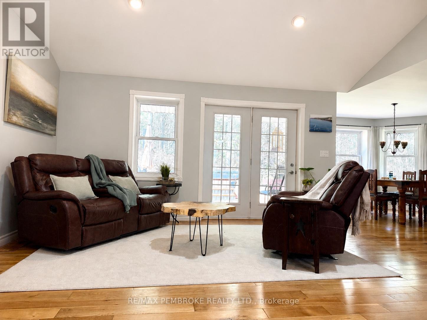 226 Eichstaedt Road, Petawawa, Ontario  K8H 2W8 - Photo 26 - X12940990