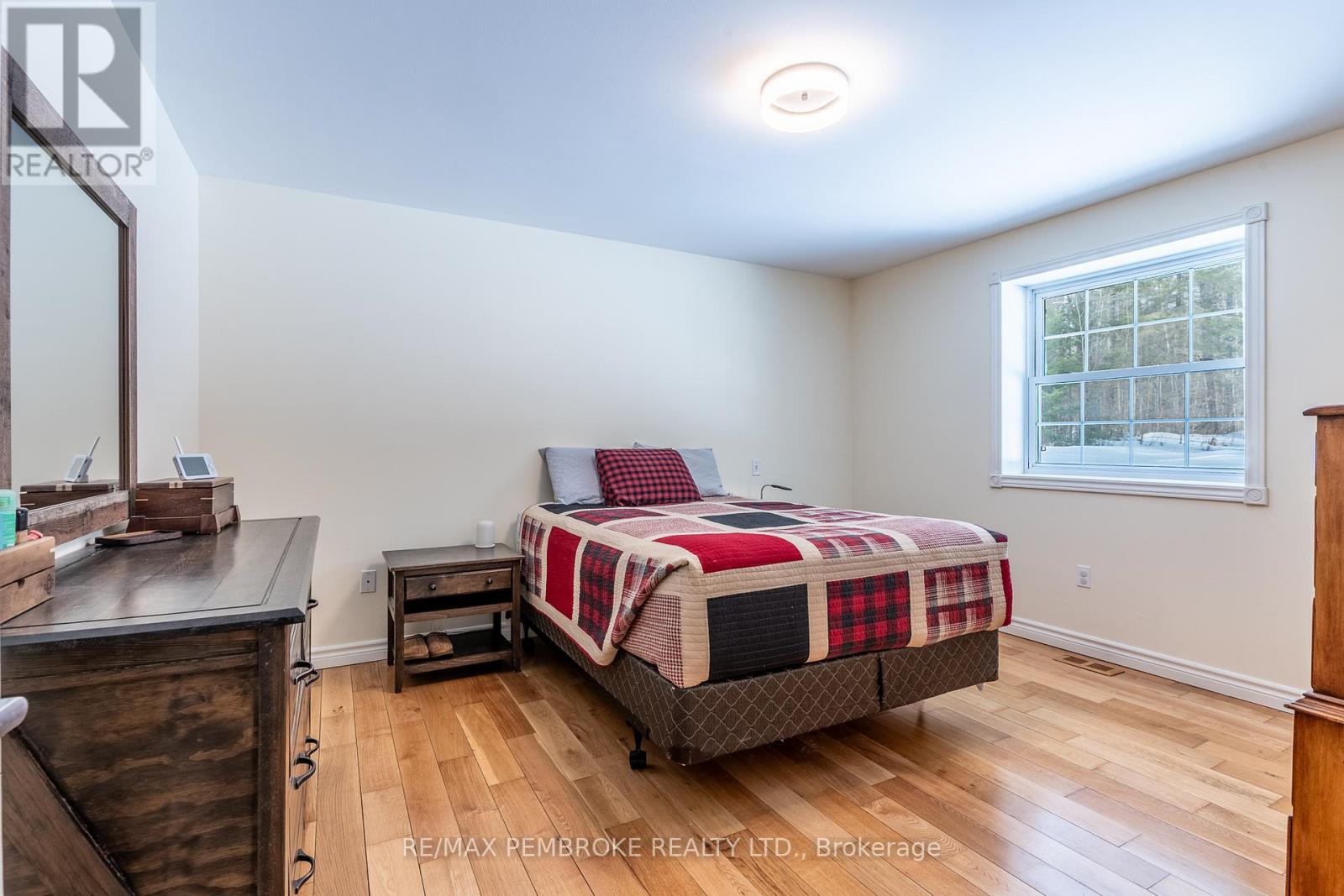 226 Eichstaedt Road, Petawawa, Ontario  K8H 2W8 - Photo 32 - X12940990