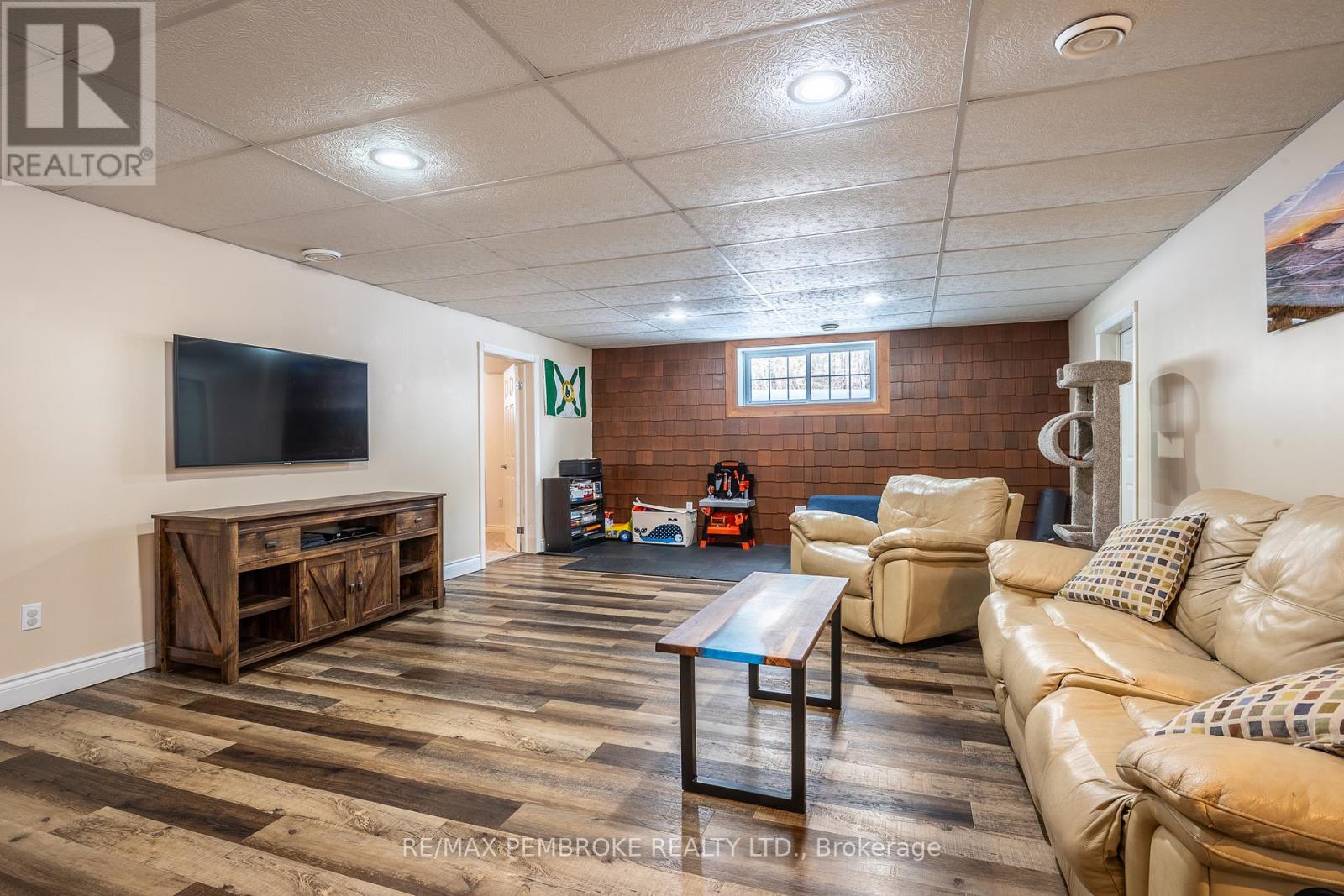 226 Eichstaedt Road, Petawawa, Ontario  K8H 2W8 - Photo 43 - X12940990