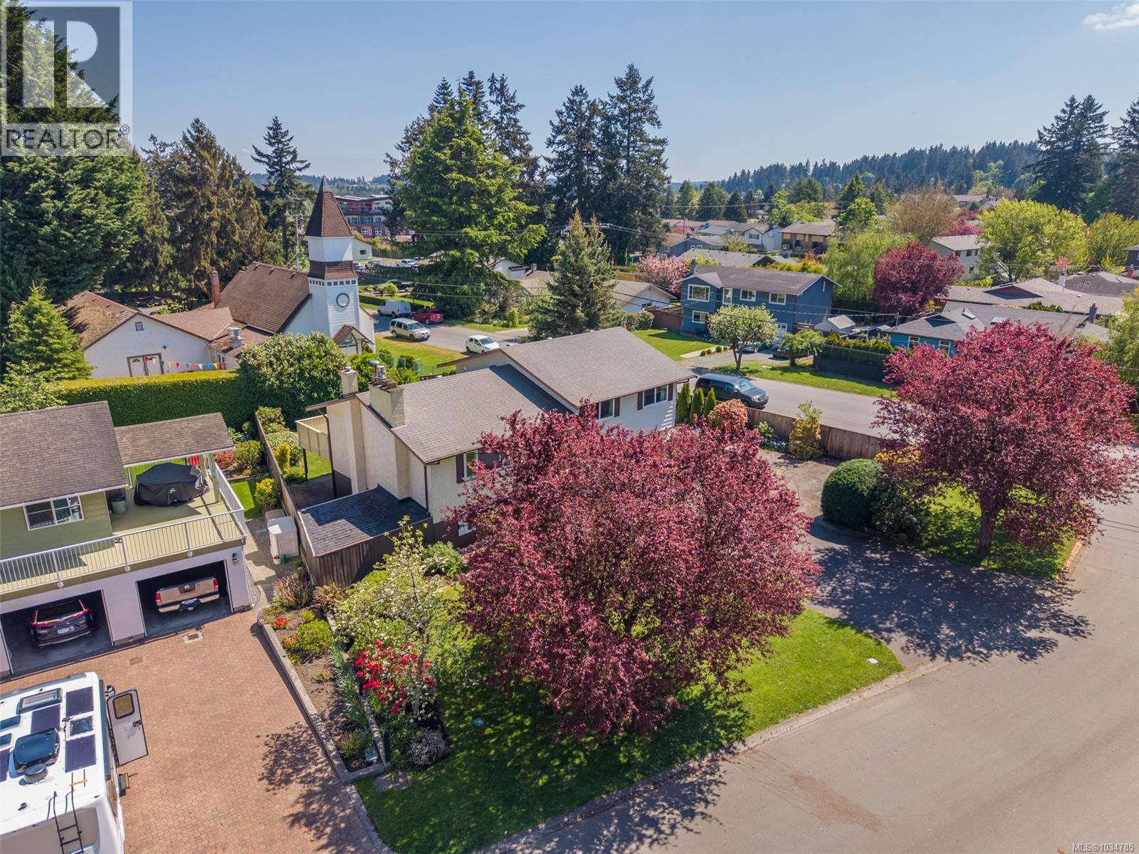 7739 Bruce Gordon Pl, Central Saanich, British Columbia  V8M 1L6 - Photo 2 - 1034785