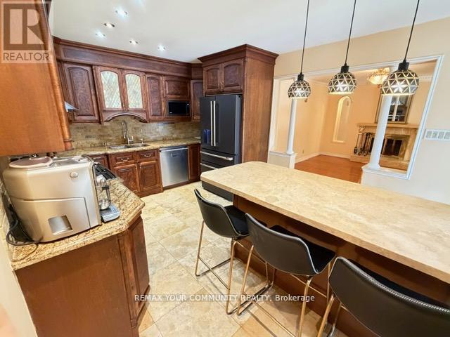 19 Roosevelt Drive, Richmond Hill, Ontario  L4C 6V1 - Photo 15 - N13102592