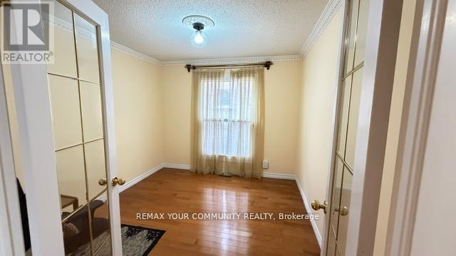 19 Roosevelt Drive, Richmond Hill, Ontario  L4C 6V1 - Photo 4 - N13102592