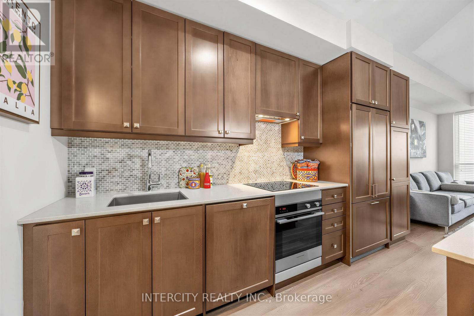 210 - 9075 Jane Street, Vaughan, Ontario  L4K 0L7 - Photo 13 - N13102624