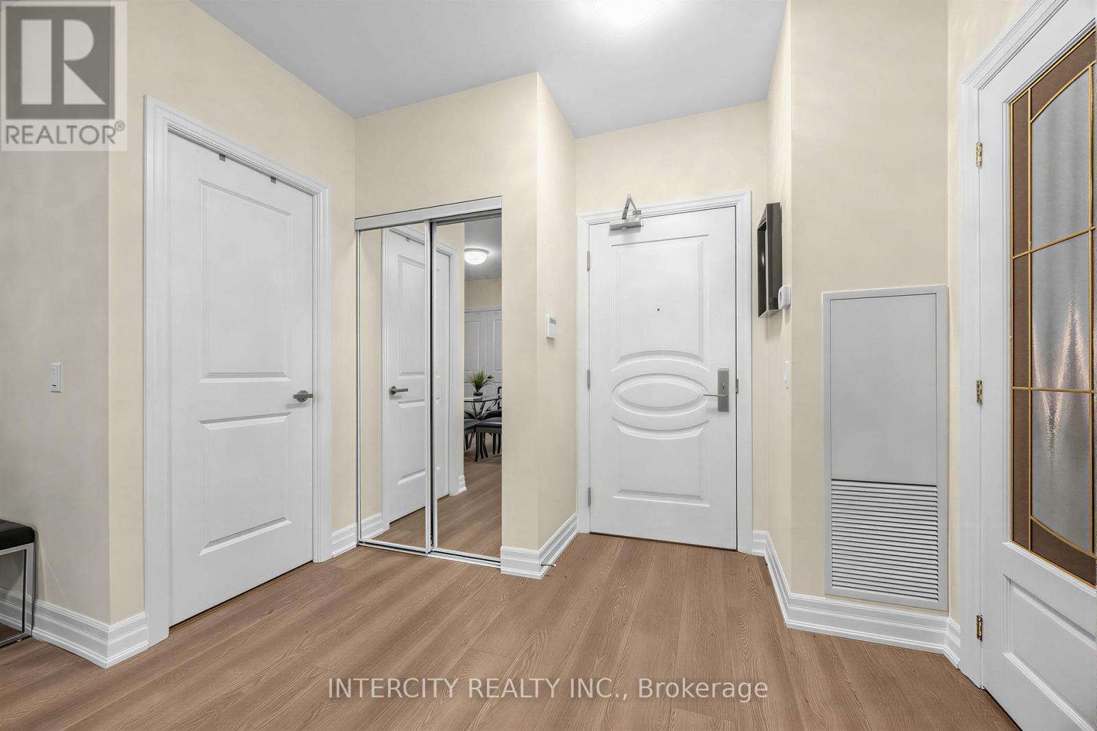 210 - 9075 Jane Street, Vaughan, Ontario  L4K 0L7 - Photo 24 - N13102624