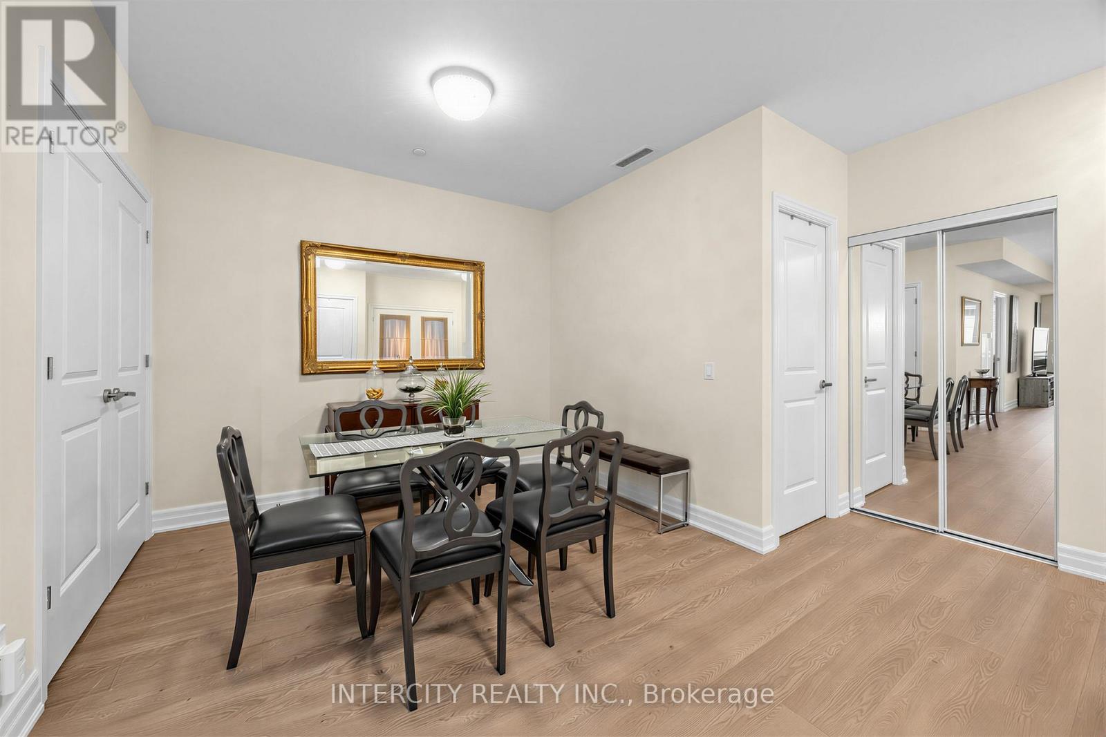 210 - 9075 Jane Street, Vaughan, Ontario  L4K 0L7 - Photo 8 - N13102624