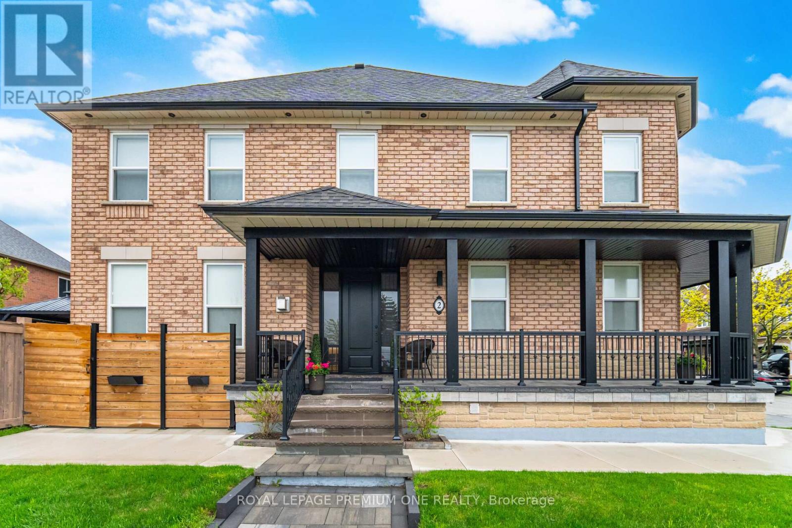 2 HOLLYWOOD HILL CIRCLE, Vaughan, Ontario