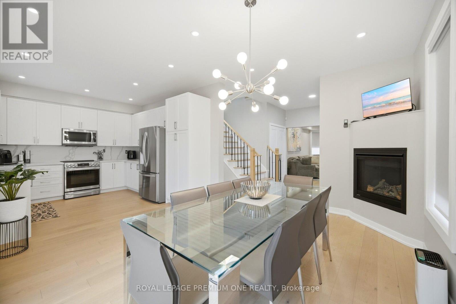 2 Hollywood Hill Circle, Vaughan, Ontario  L4H 2P7 - Photo 10 - N13102684