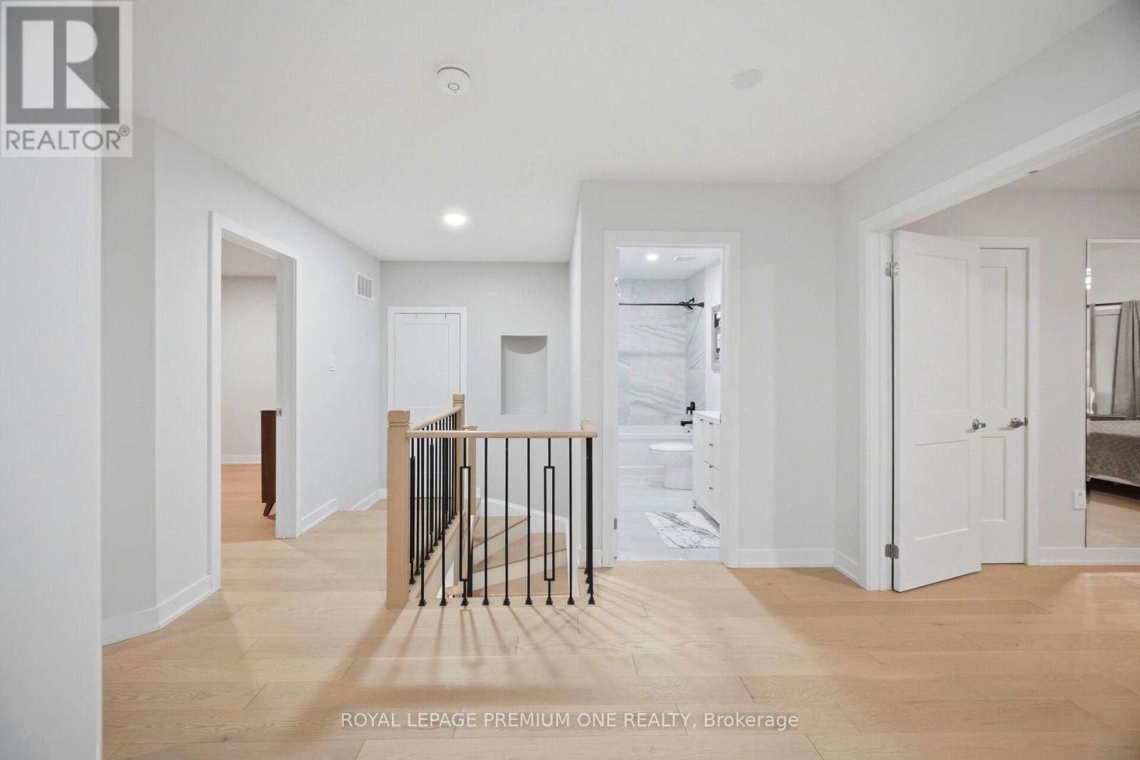 2 Hollywood Hill Circle, Vaughan, Ontario  L4H 2P7 - Photo 18 - N13102684