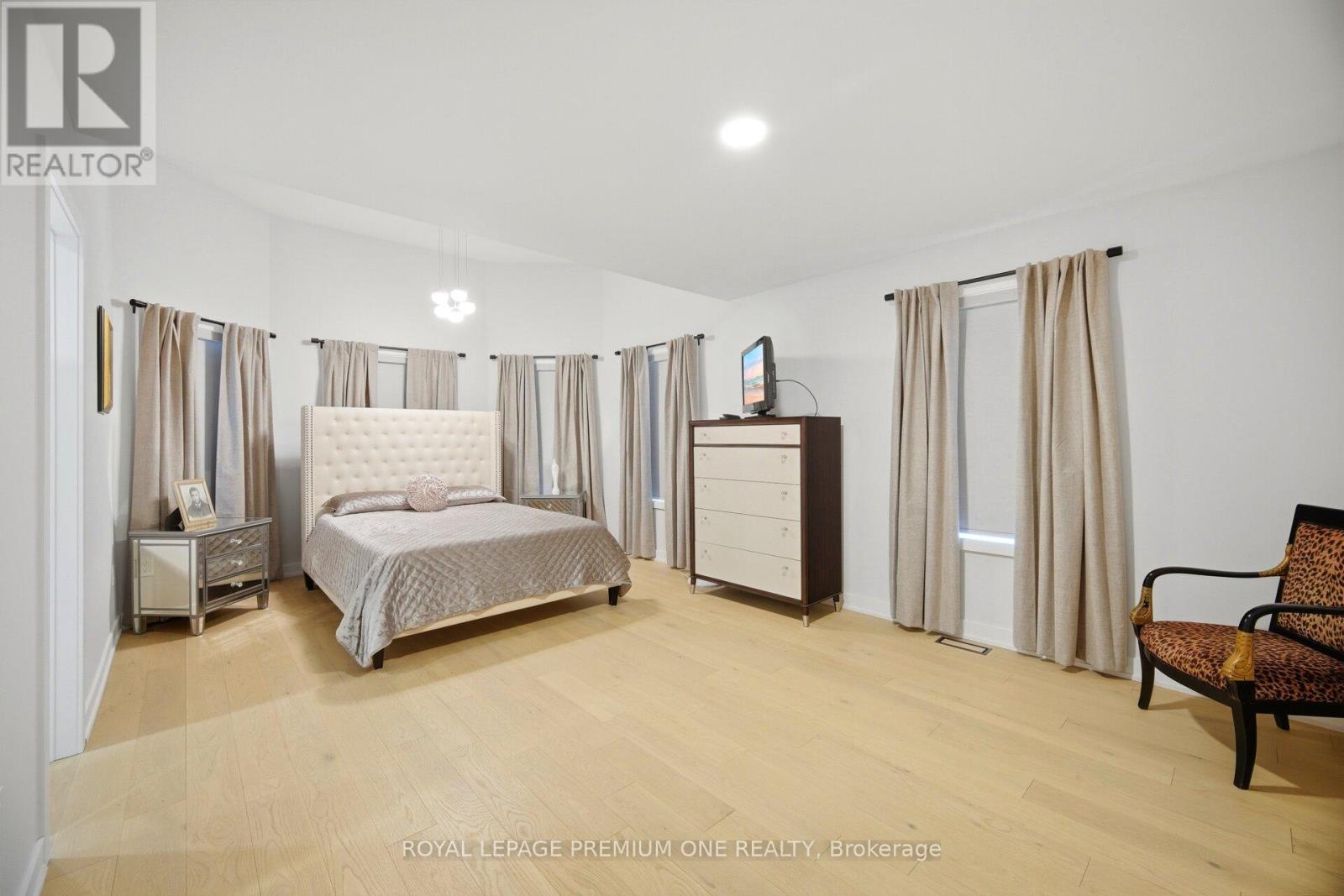2 Hollywood Hill Circle, Vaughan, Ontario  L4H 2P7 - Photo 20 - N13102684
