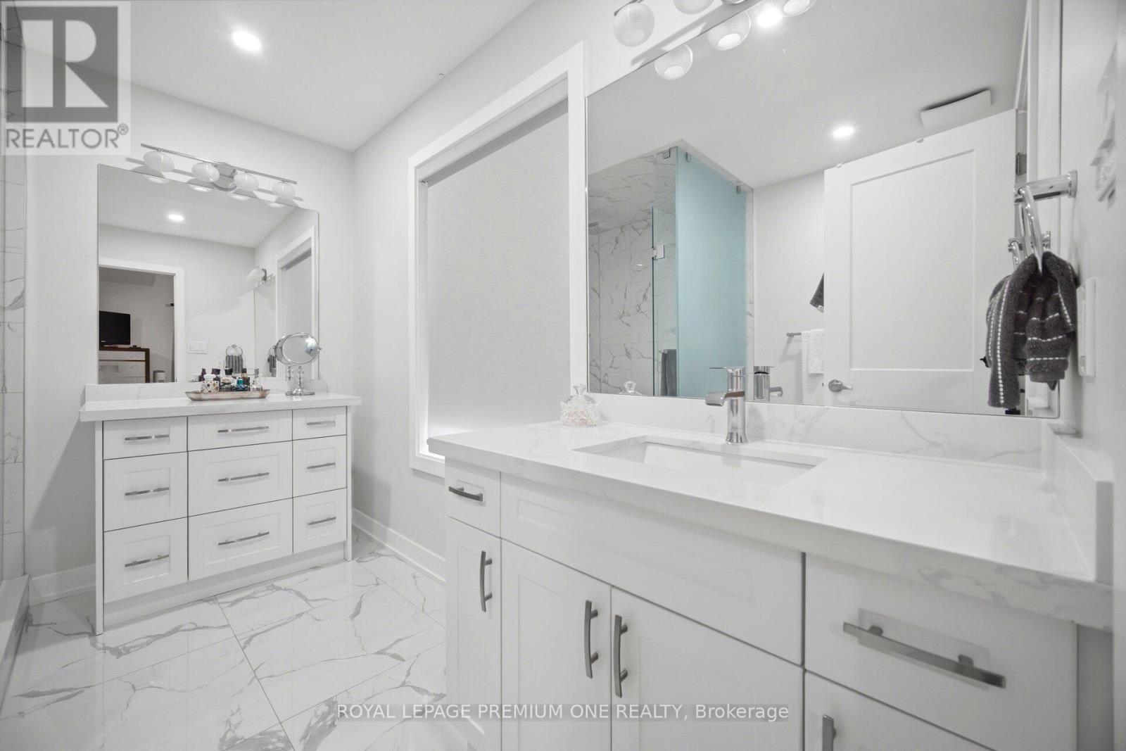 2 Hollywood Hill Circle, Vaughan, Ontario  L4H 2P7 - Photo 23 - N13102684