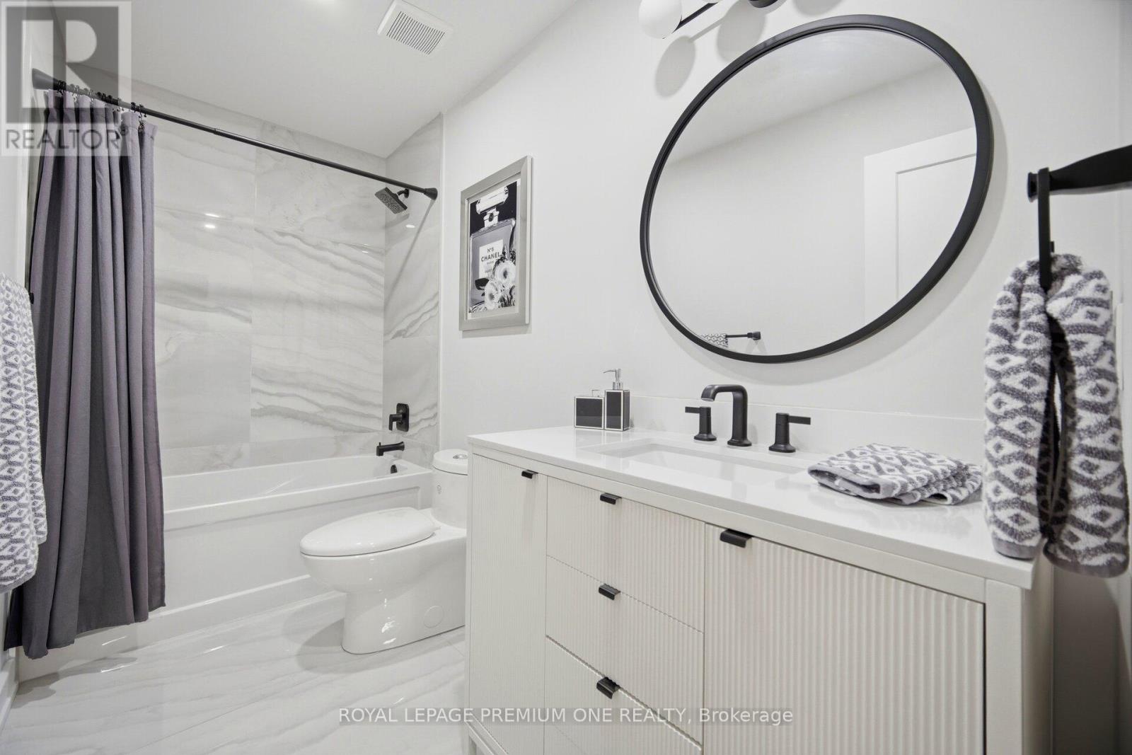 2 Hollywood Hill Circle, Vaughan, Ontario  L4H 2P7 - Photo 29 - N13102684