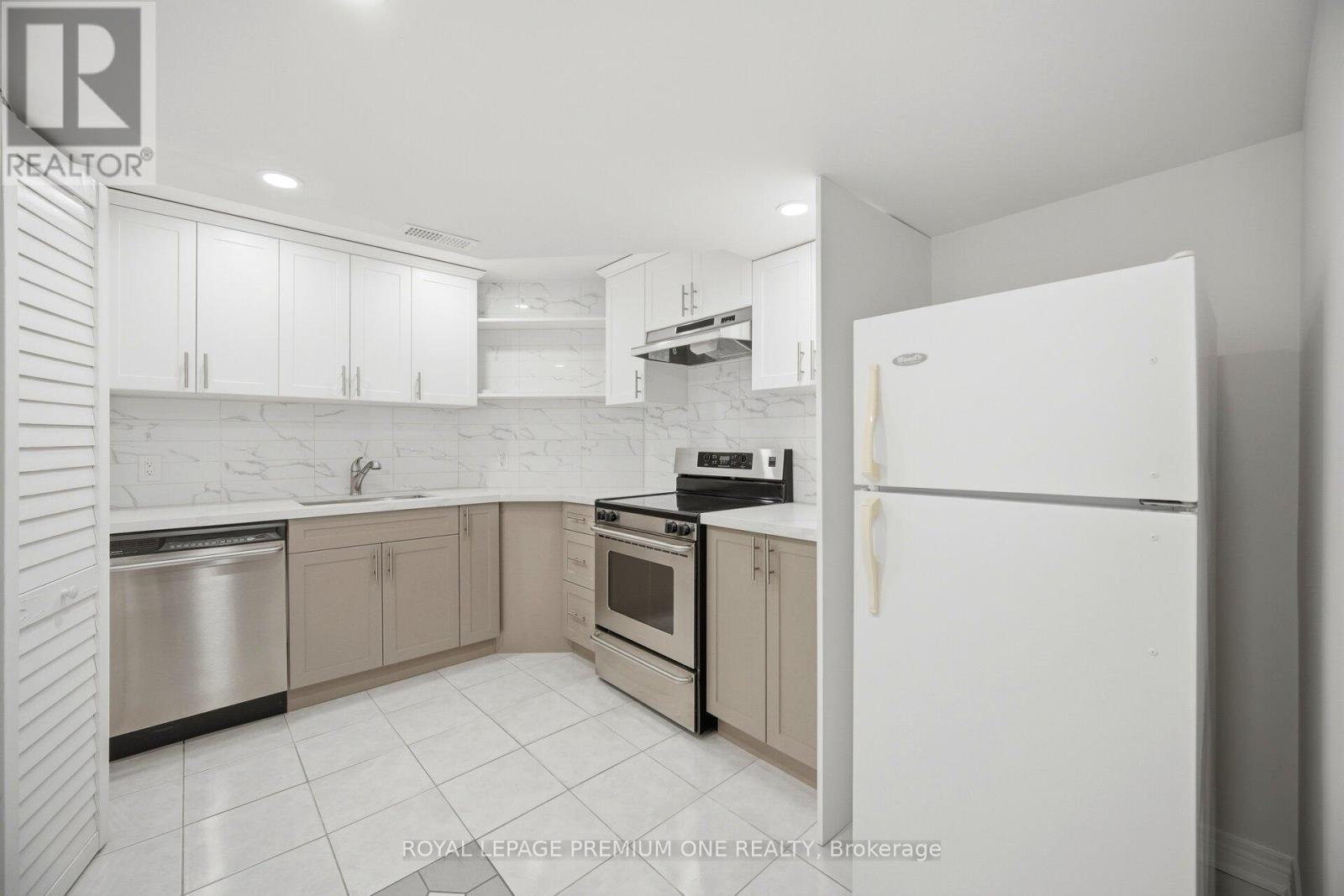 2 Hollywood Hill Circle, Vaughan, Ontario  L4H 2P7 - Photo 38 - N13102684