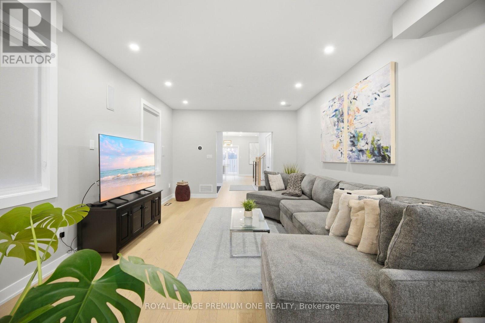 2 Hollywood Hill Circle, Vaughan, Ontario  L4H 2P7 - Photo 8 - N13102684