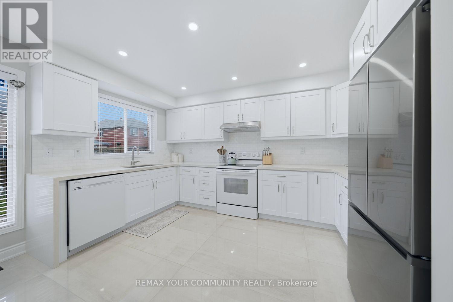 18 La Neve Avenue, Vaughan, Ontario  L4H 1N9 - Photo 19 - N13102714