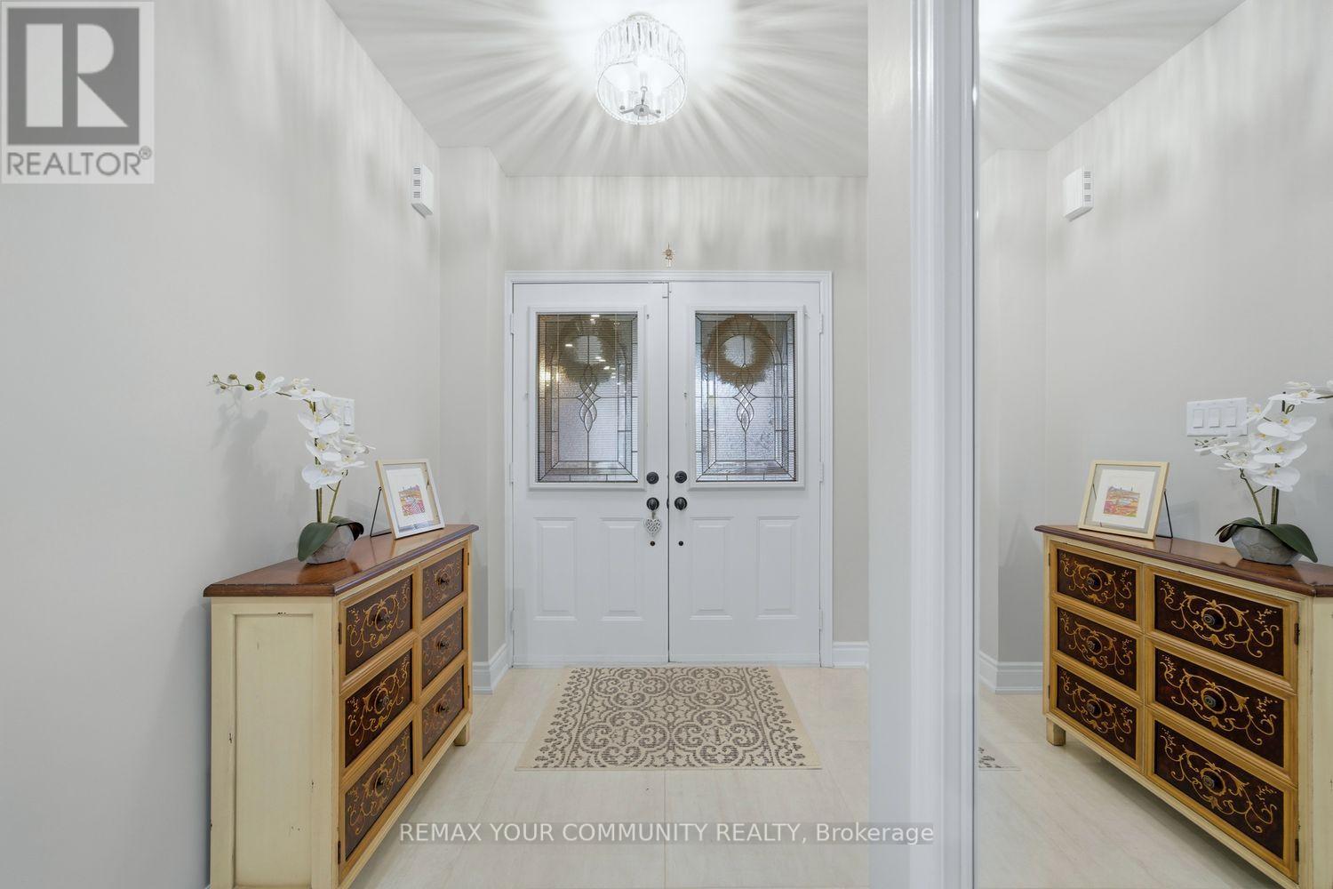 18 La Neve Avenue, Vaughan, Ontario  L4H 1N9 - Photo 4 - N13102714