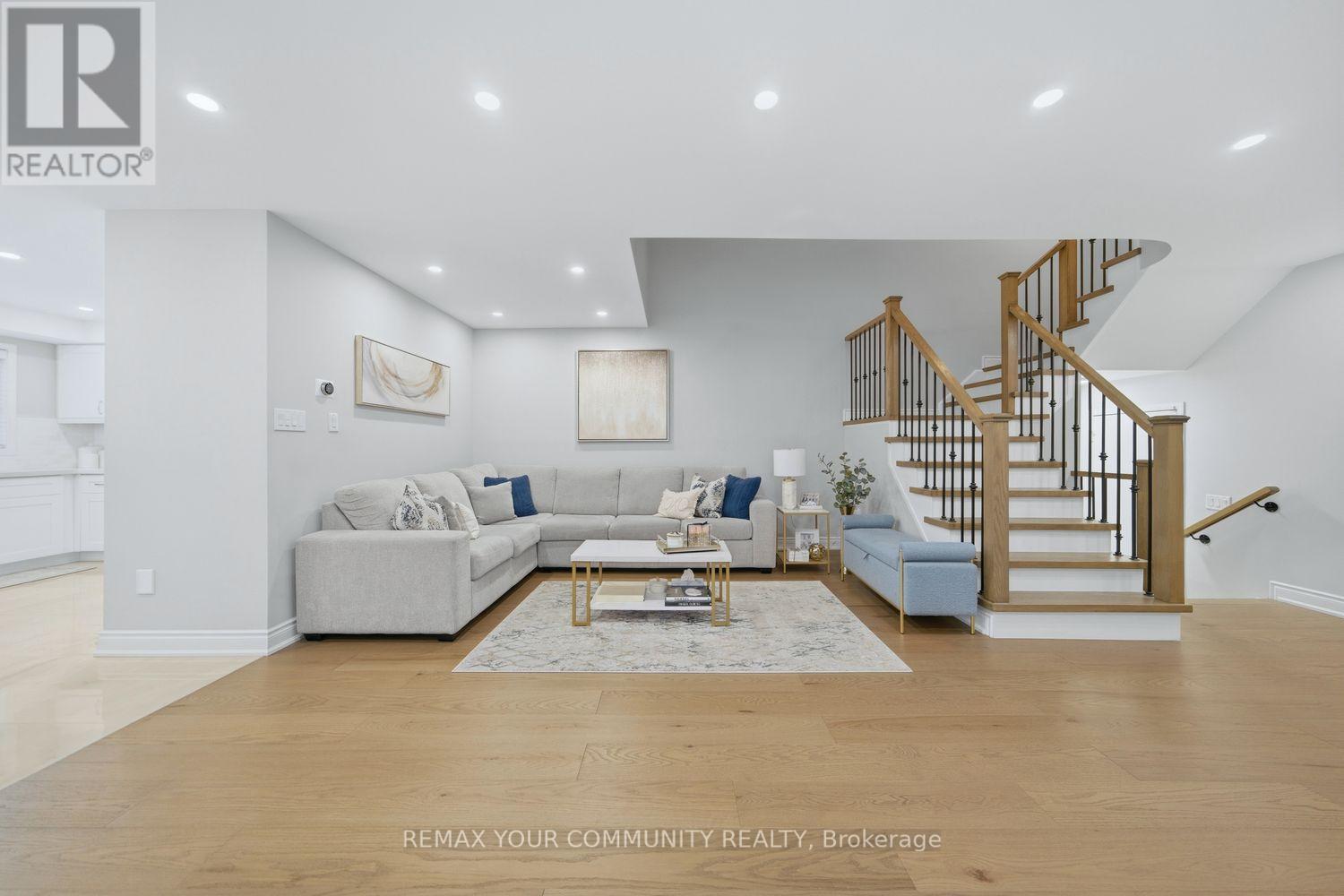 18 La Neve Avenue, Vaughan, Ontario  L4H 1N9 - Photo 9 - N13102714