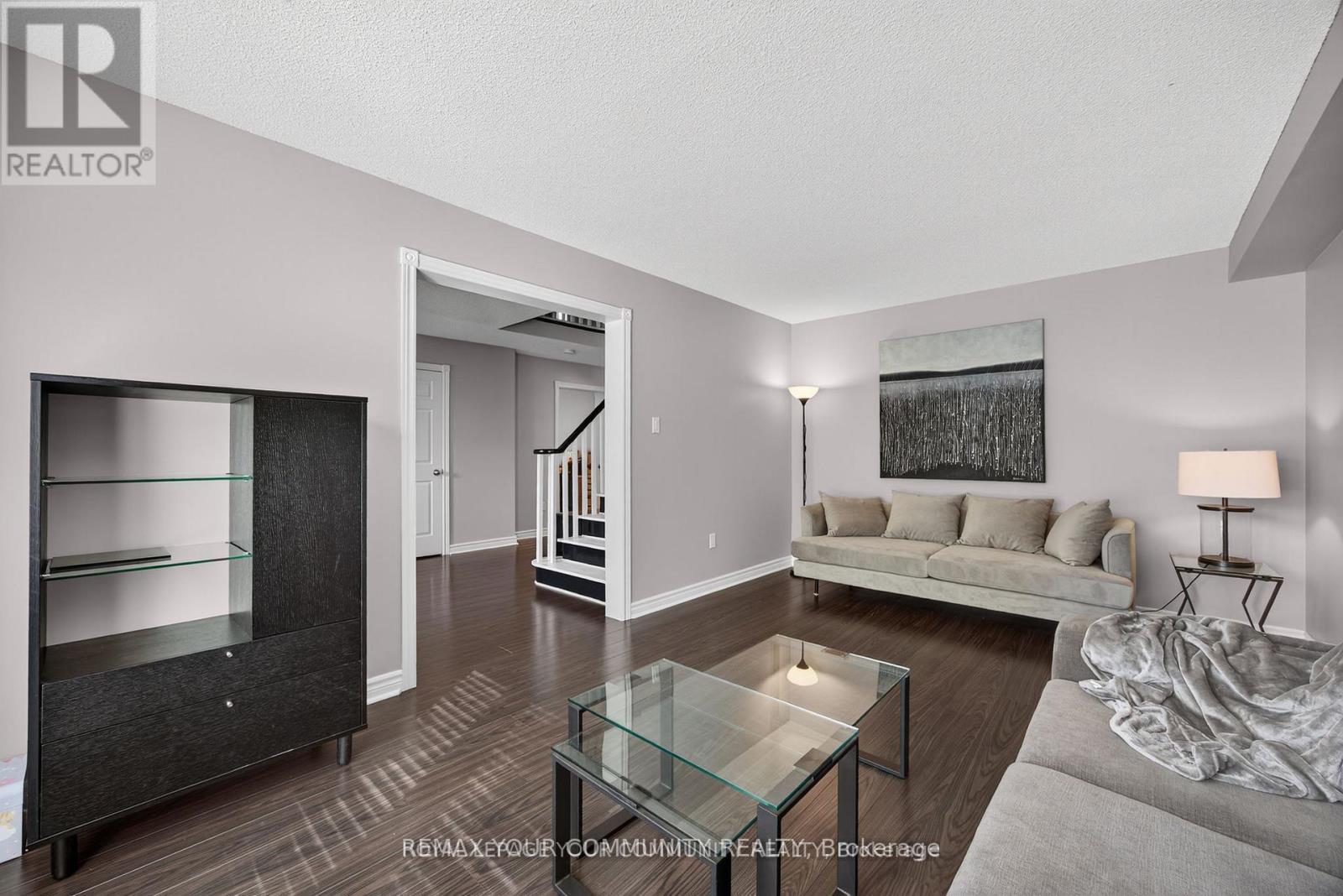 684 Exceller Circle, Newmarket, Ontario  L3X 1P4 - Photo 7 - N13102722