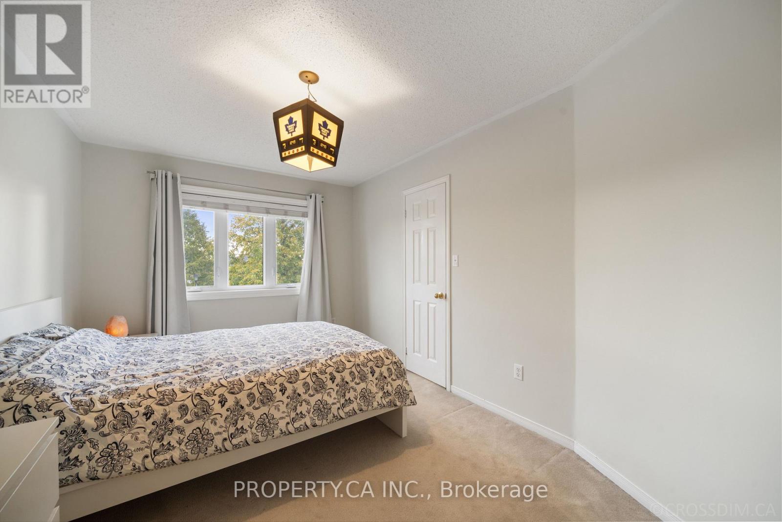 584 Willowick Drive, Newmarket, Ontario  L3X 2A9 - Photo 18 - N13102724