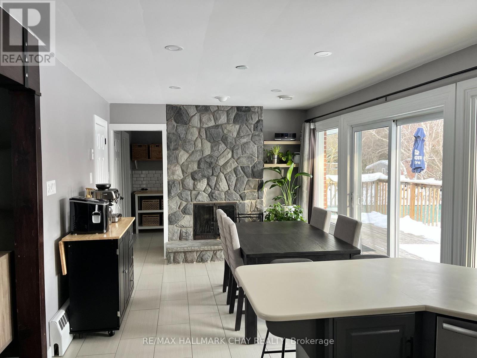 595 Big Bay Point Road E, Barrie (Bayshore), Ontario  L4N 3Z9 - Photo 5 - S13102468
